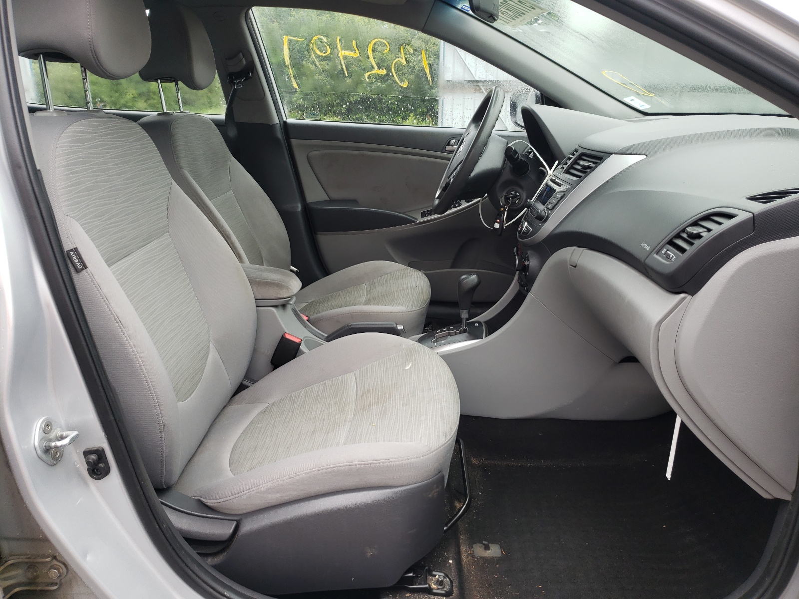 Photo 5 from auction – 2016 HYUNDAI ACCENT SE with VIN KMHCT4AE7GU165709