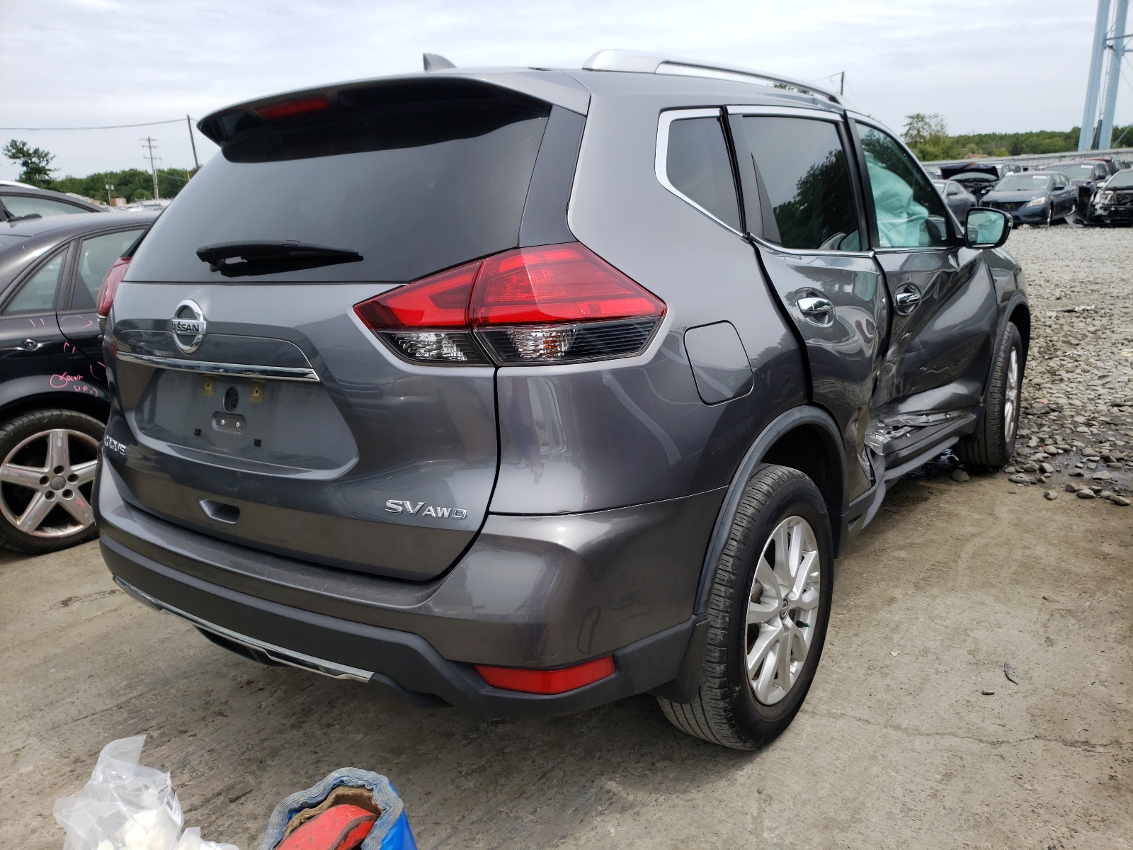 Photo 4 from auction – 2017 NISSAN ROGUE S with VIN KNMAT2MV3HP593434