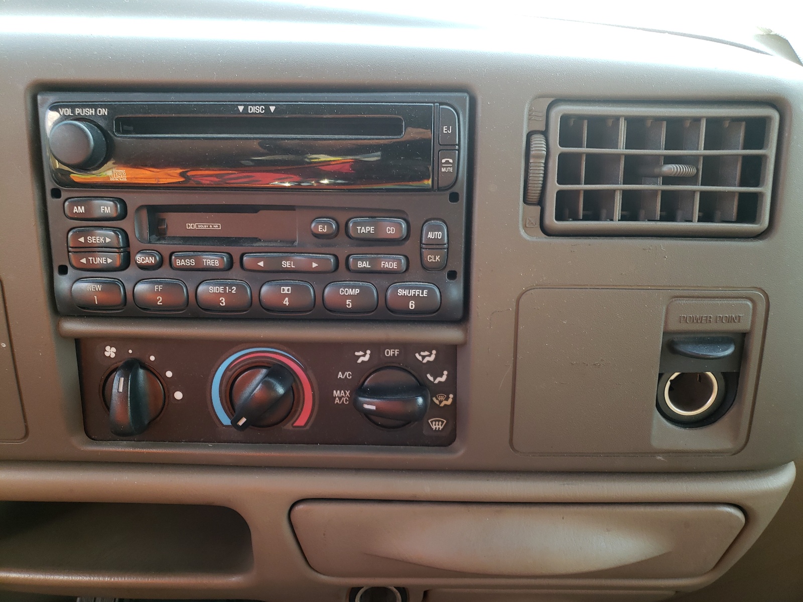 Photo 9 from auction – 2000 FORD F350 SUPER with VIN 1FTWW32F9YEE46688