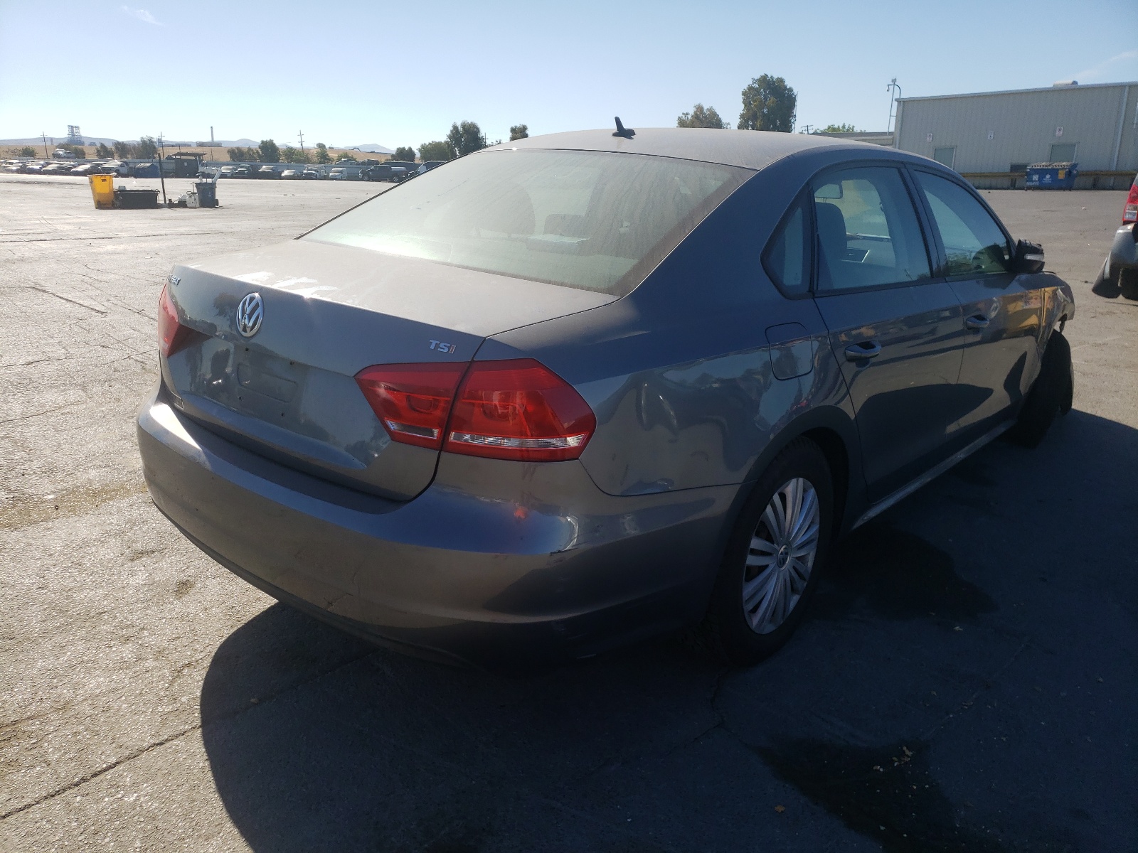 Photo 4 from auction – 2014 VOLKSWAGEN PASSAT S with VIN 1VWAS7A32EC089864