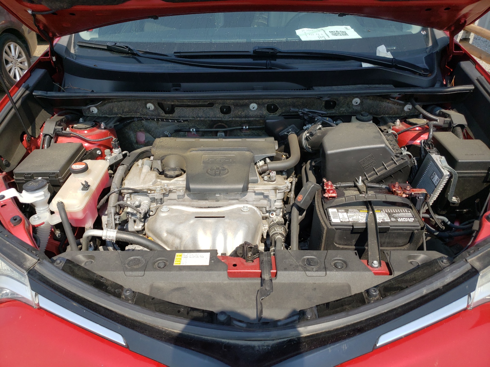 Photo 7 from auction – 2016 TOYOTA RAV4 XLE with VIN JTMWFREV4GJ075838