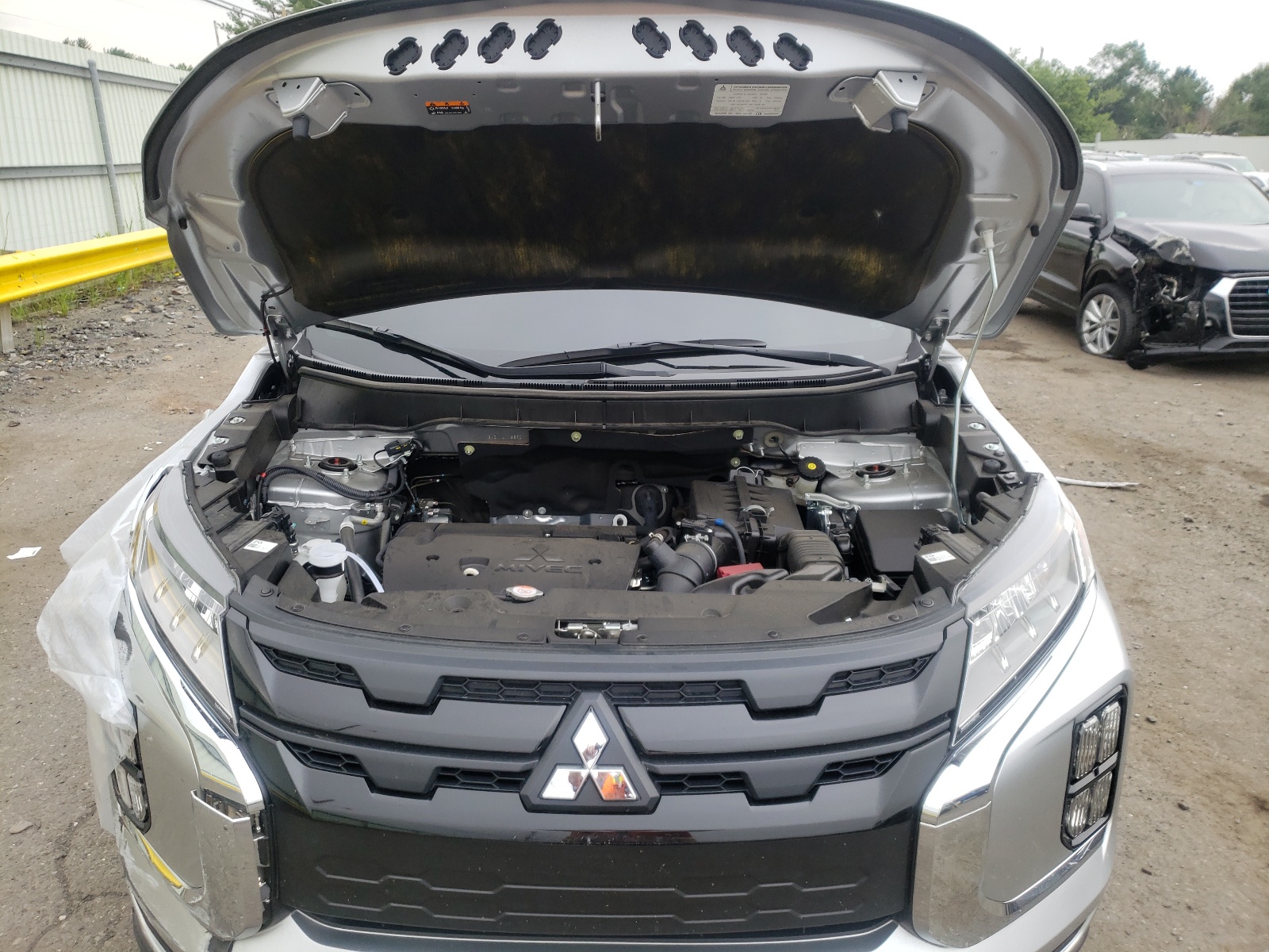 Photo 7 from auction – 2021 MITSUBISHI OUTLANDER with VIN JA4APUAU4MU003582