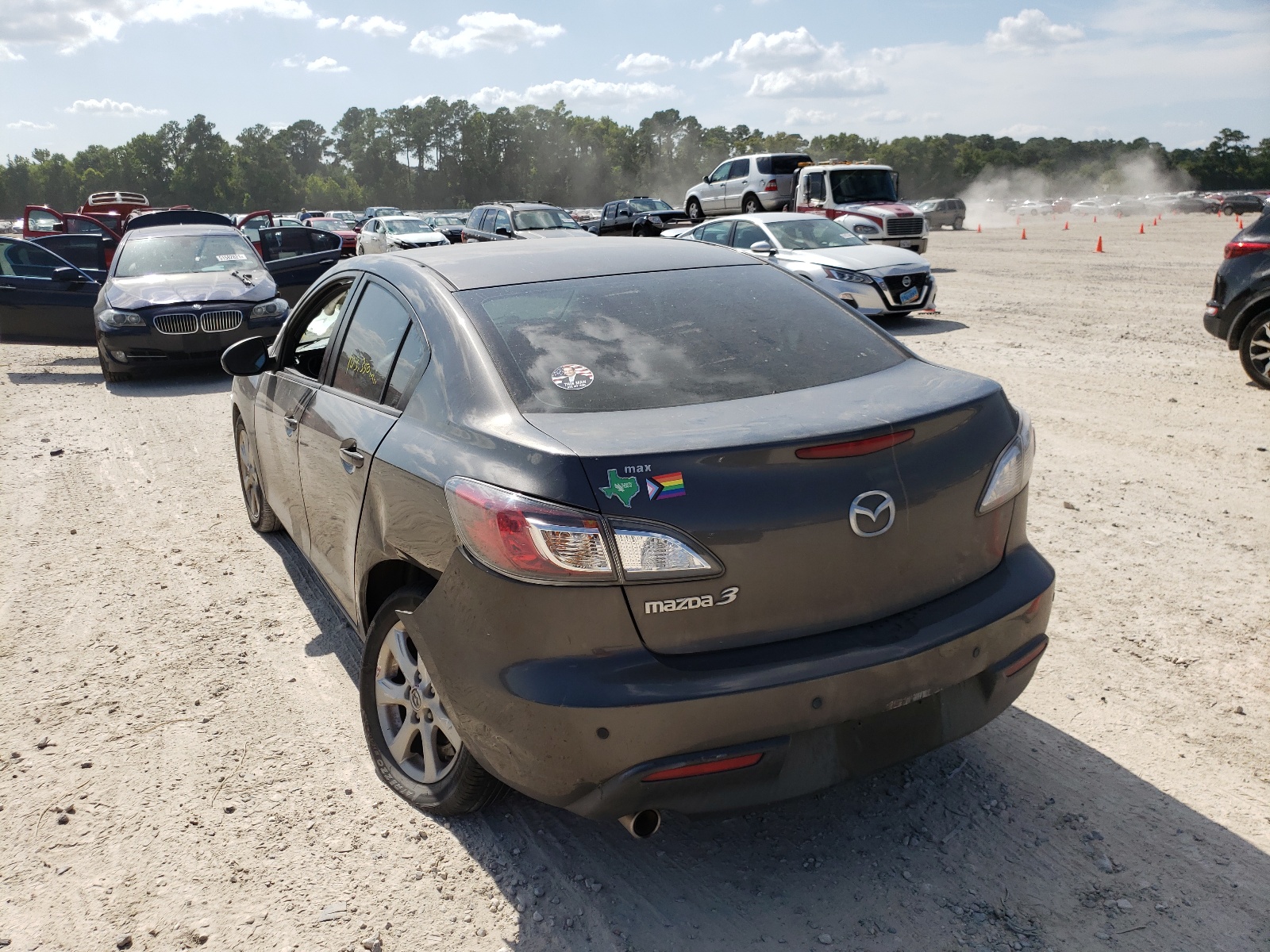 Photo 3 from auction – 2010 MAZDA 3 I with VIN JM1BL1SF2A1285822