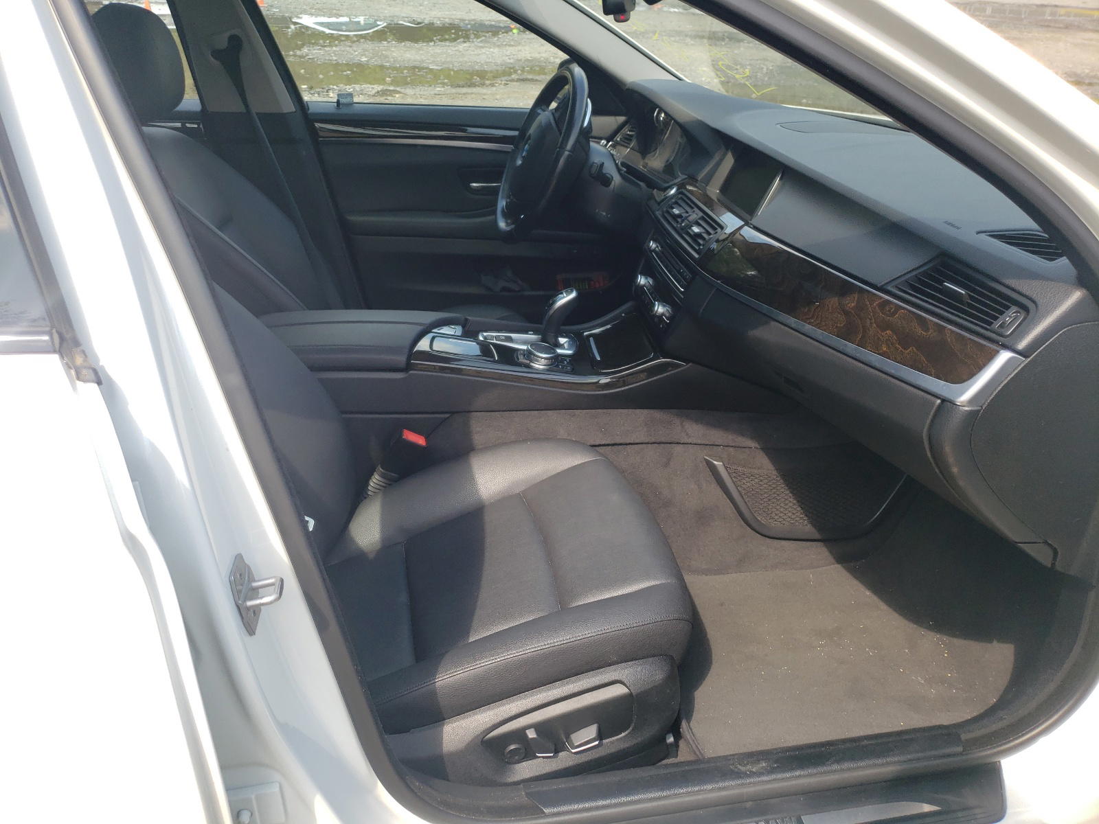 Photo 5 from auction – 2016 BMW 528 XI with VIN WBA5A7C54GG148590