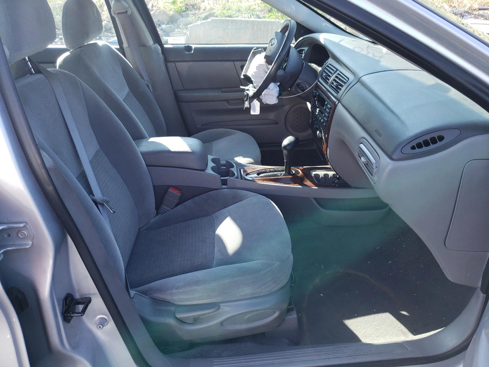 Photo 5 from auction – 2006 FORD TAURUS SEL with VIN 1FAFP56U46A192559