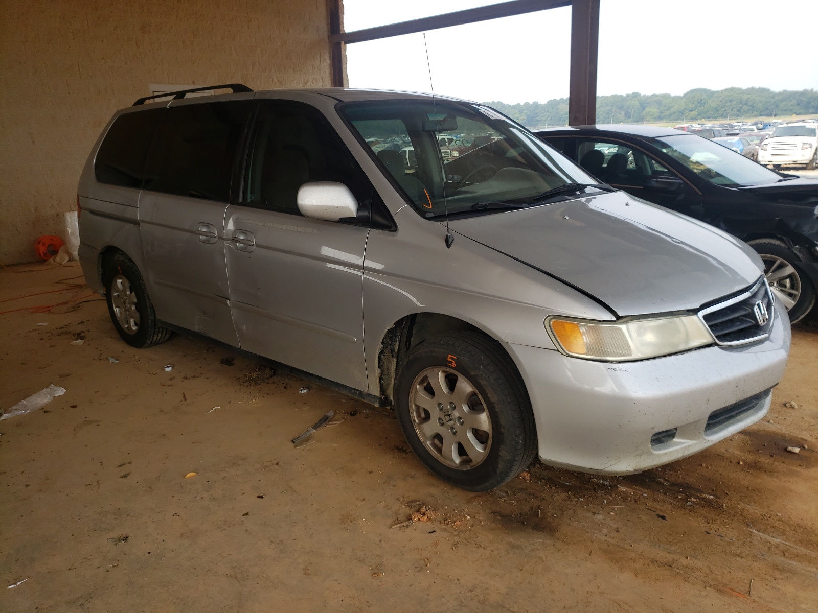 HONDA ODYSSEY EX 2004 with VIN 5FNRL18824B105239 - Photo from auction