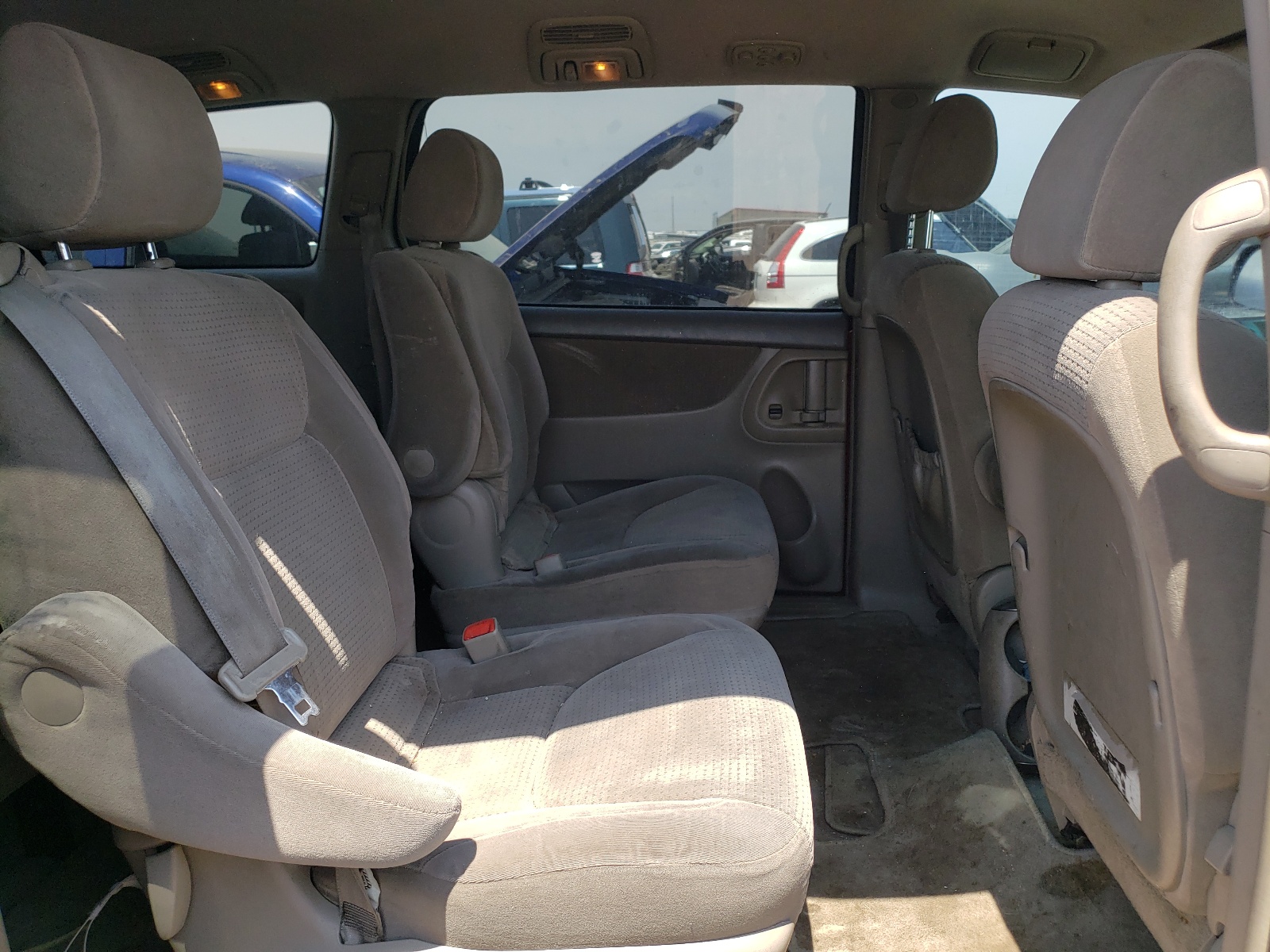 Photo 6 from auction – 2006 TOYOTA SIENNA LE with VIN 5TDBA23C46S067116