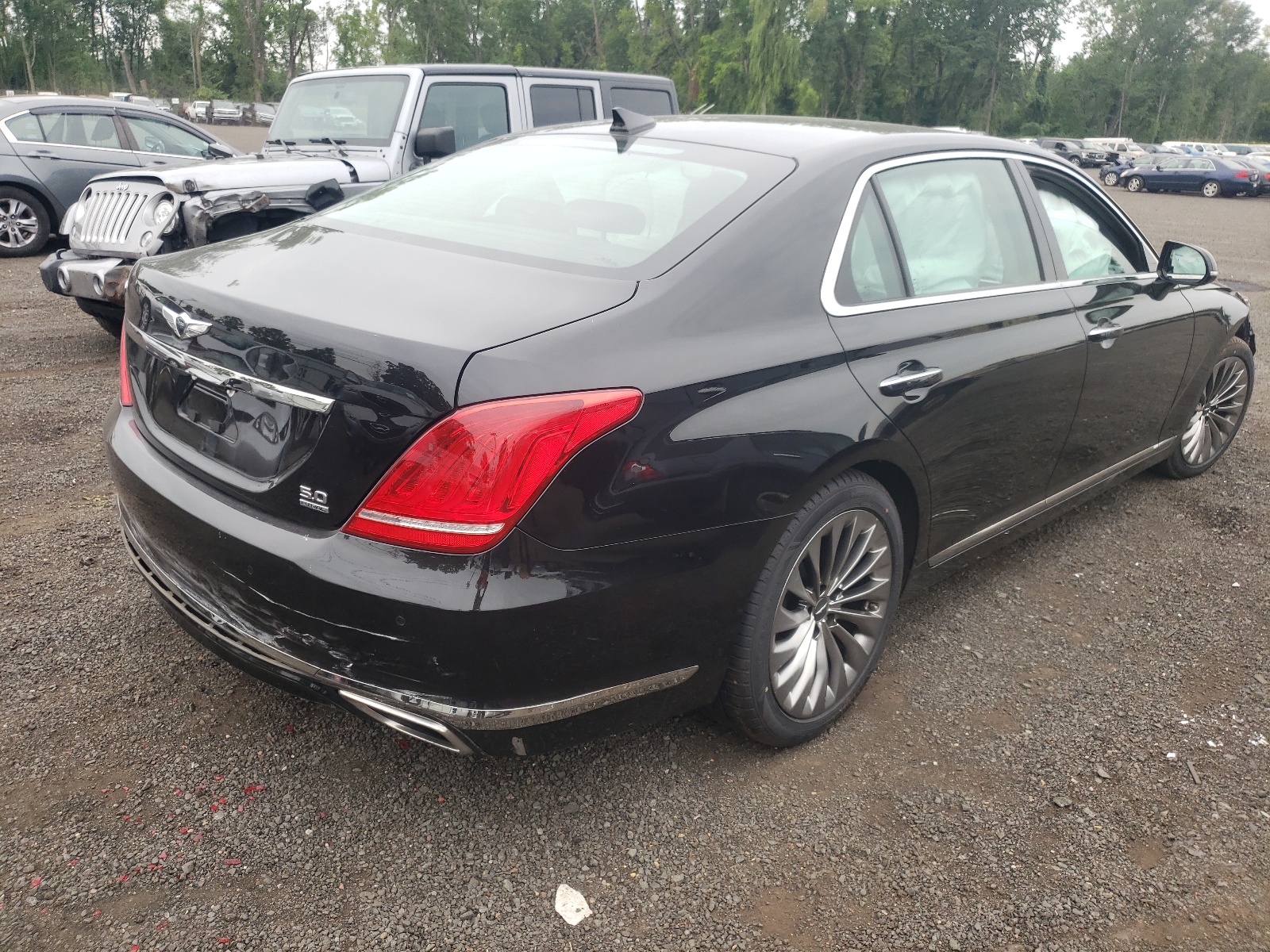 Photo 4 from auction – 2019 GENESIS G90 ULTIMA with VIN KMTF54JH1KU059191