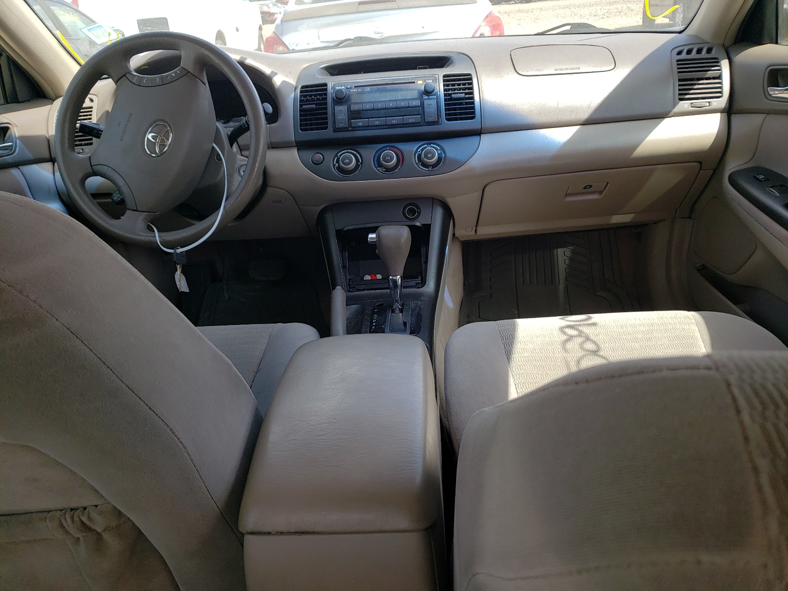 Photo 9 from auction – 2005 TOYOTA CAMRY LE with VIN 4T1BE32K55U023795