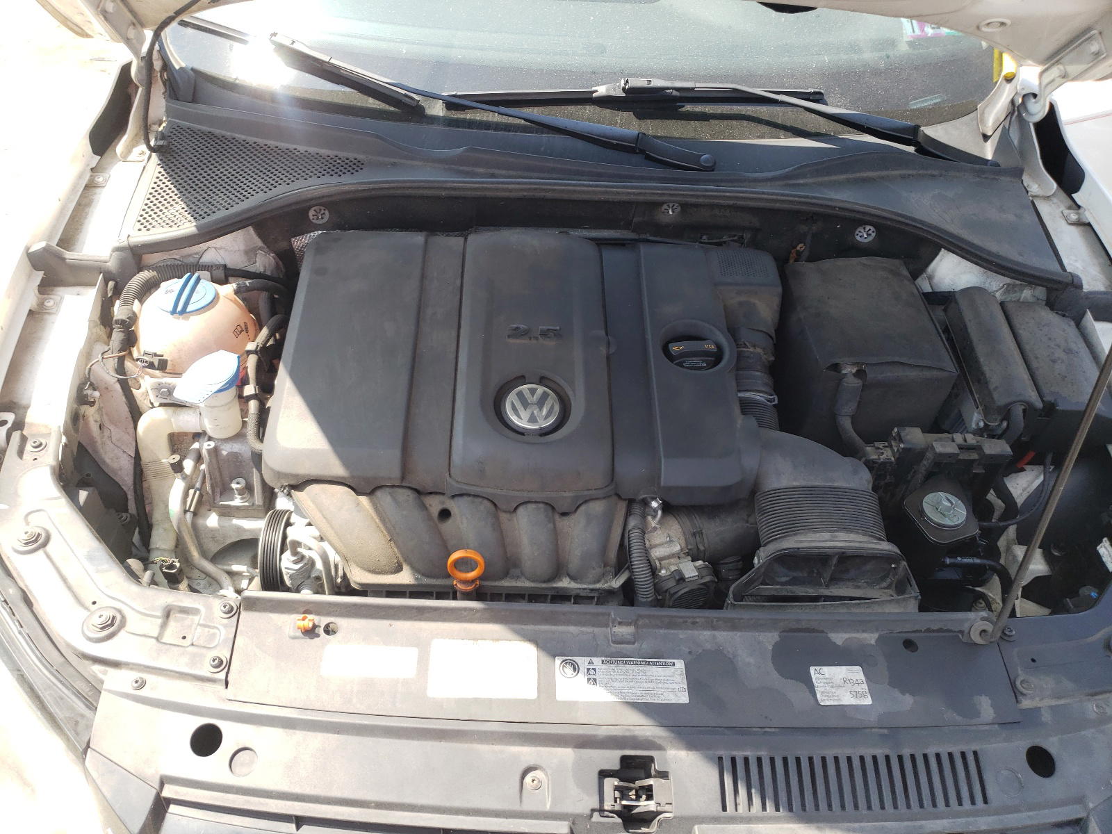 Photo 7 from auction – 2012 VOLKSWAGEN PASSAT S with VIN 1VWAP7A32CC075588