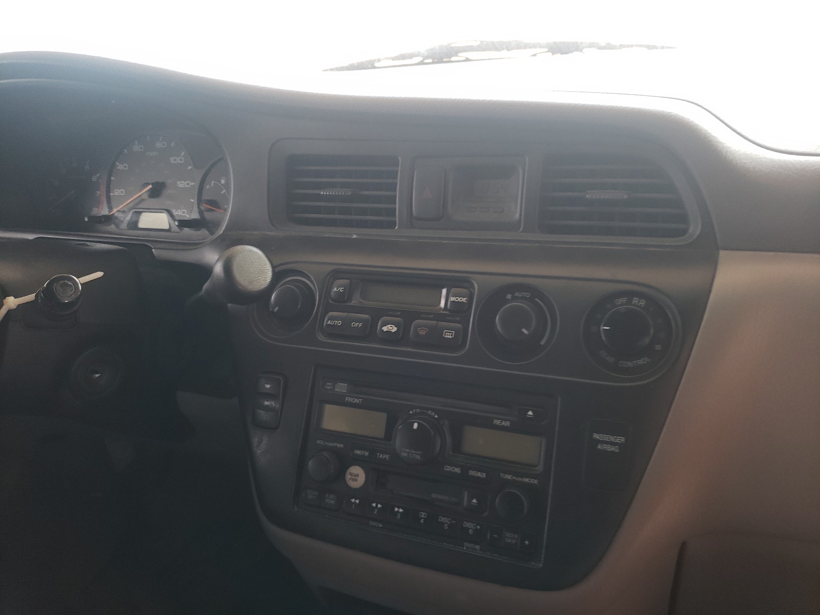 Photo 9 from auction – 2004 HONDA ODYSSEY EX with VIN 5FNRL18824B105239