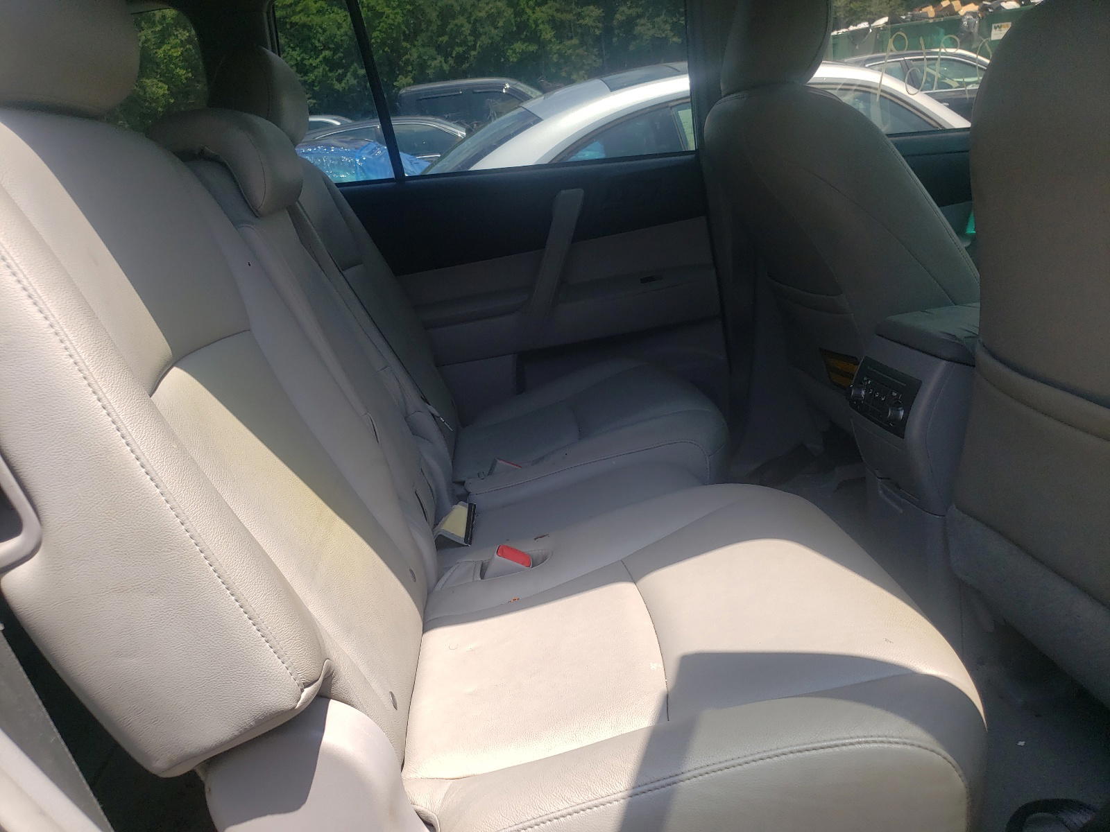 Photo 6 from auction – 2010 TOYOTA HIGHLANDER with VIN 5TDZA3EH6AS003620