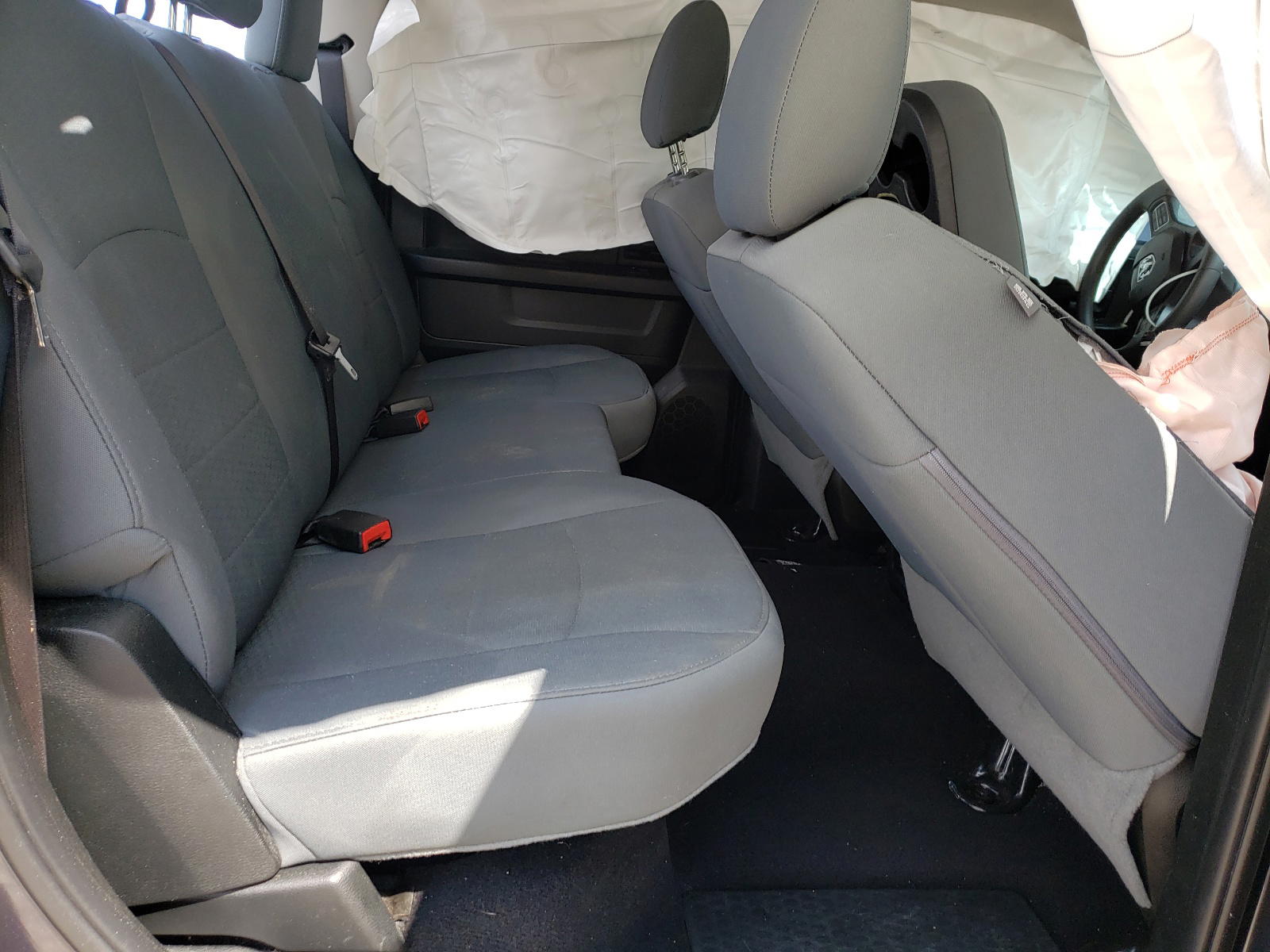 Photo 6 from auction – 2018 RAM 1500 ST with VIN 1C6RR7KG1JS253647