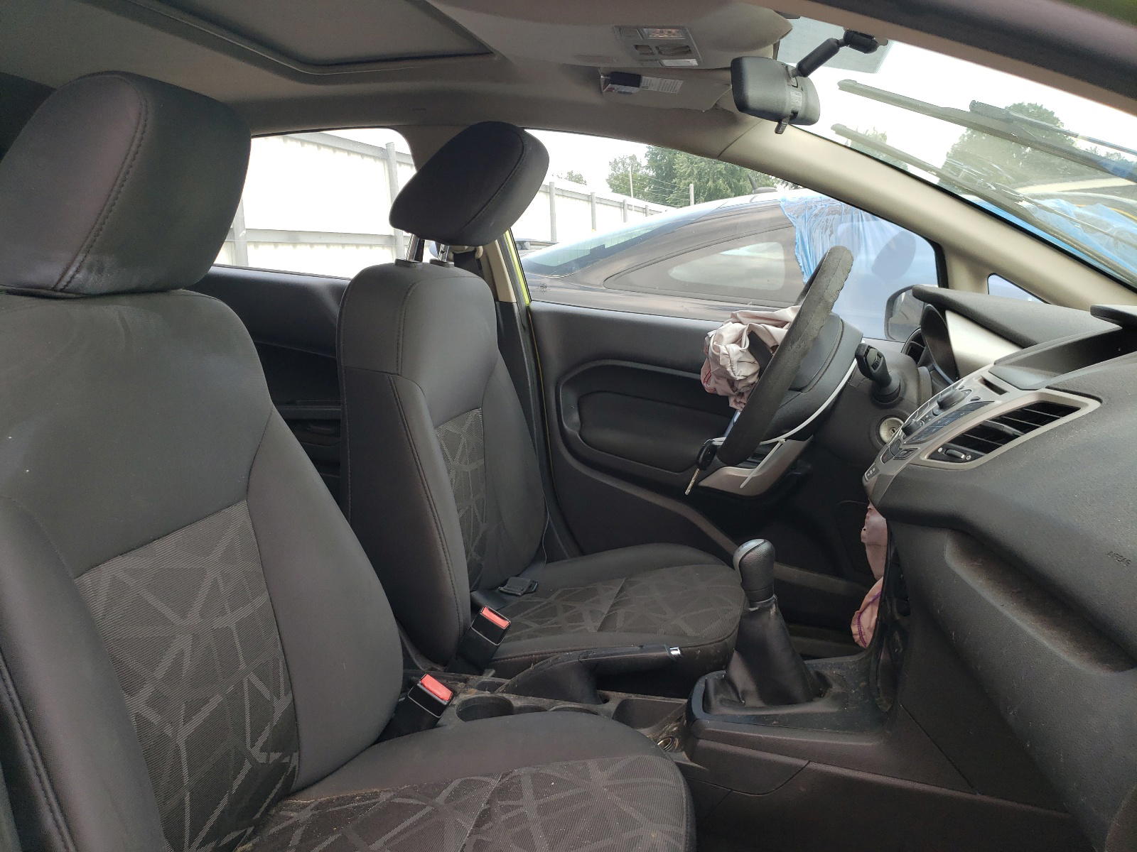 Photo 5 from auction – 2011 FORD FIESTA SE with VIN 3FADP4EJ7BM156600