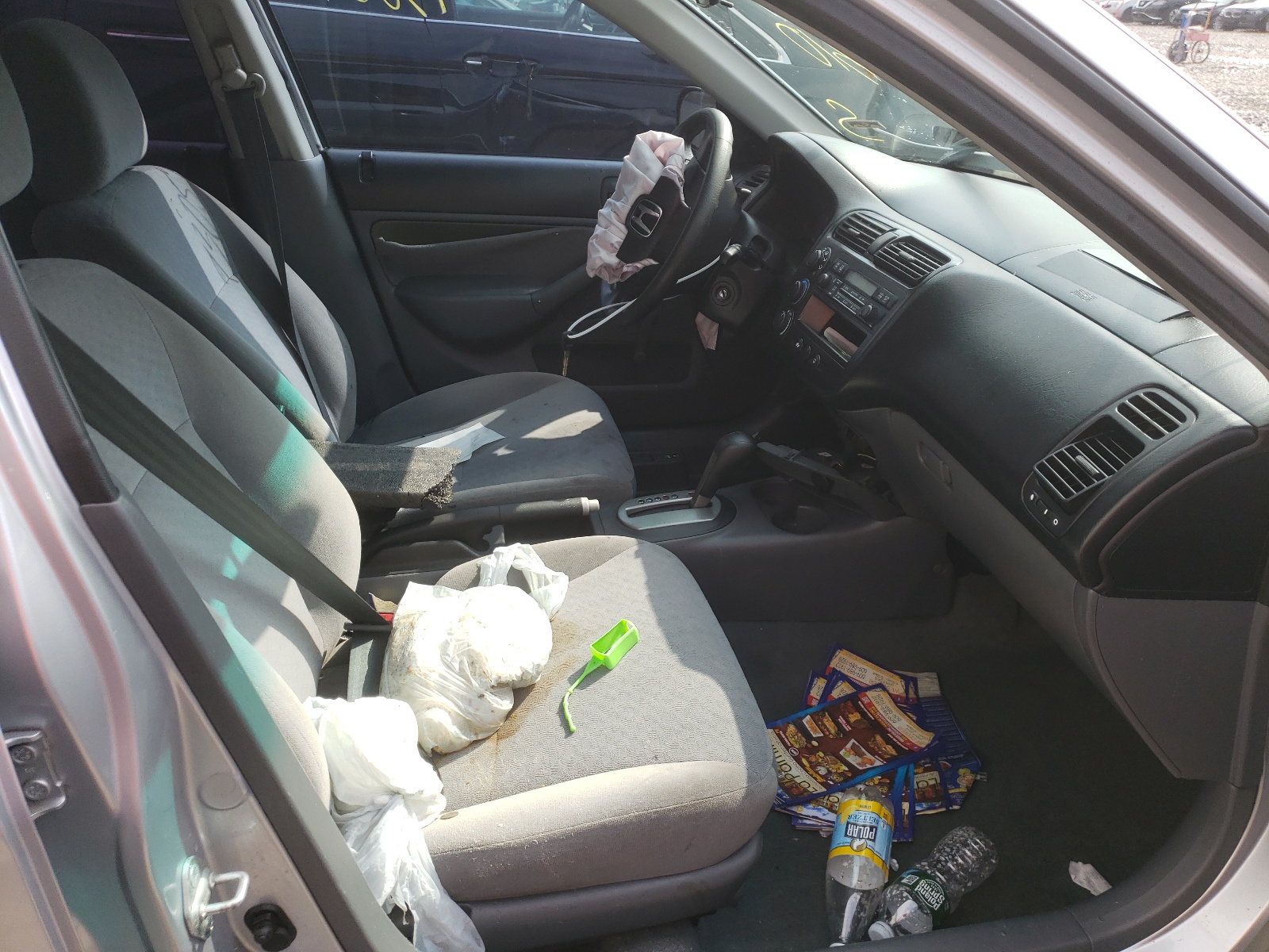 Photo 5 from auction – 2002 HONDA CIVIC DX with VIN 2HGES16142H595876