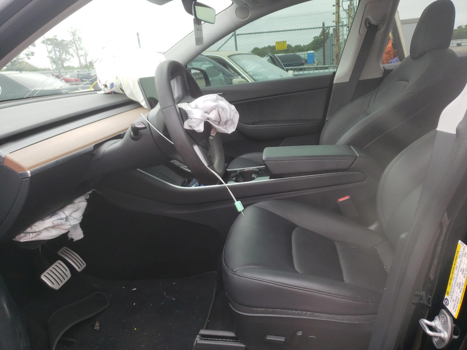 Photo 5 from auction – 2020 TESLA MODEL Y with VIN 5YJYGDEF5LF012153