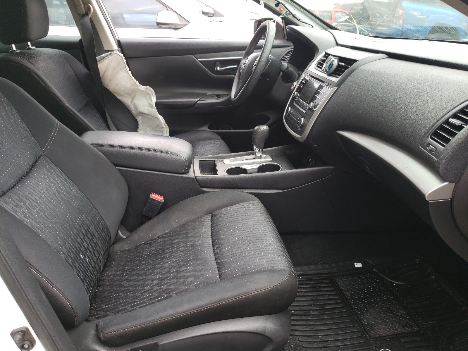 Photo 5 from auction – 2016 NISSAN ALTIMA 2.5 with VIN 1N4AL3AP7GN384077