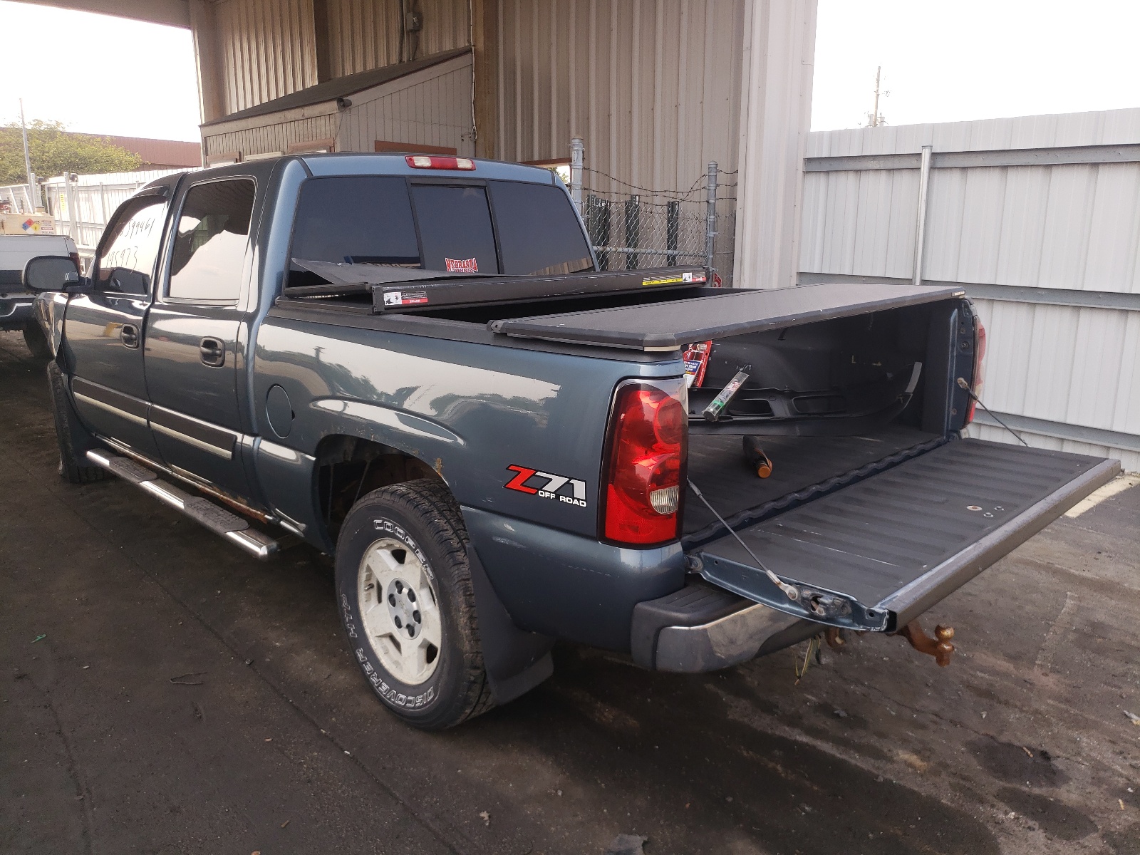 Photo 3 from auction – 2006 CHEVROLET SILVERADO with VIN 2GCEK13Z361318448