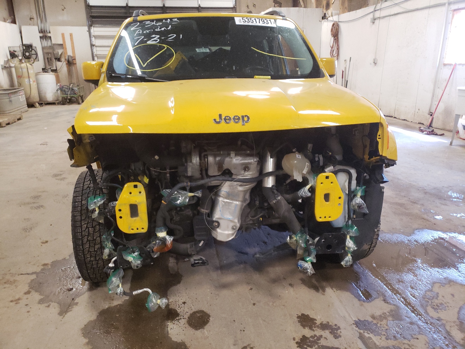 Photo 9 from auction – 2015 JEEP RENEGADE L with VIN ZACCJBBH0FPB70648