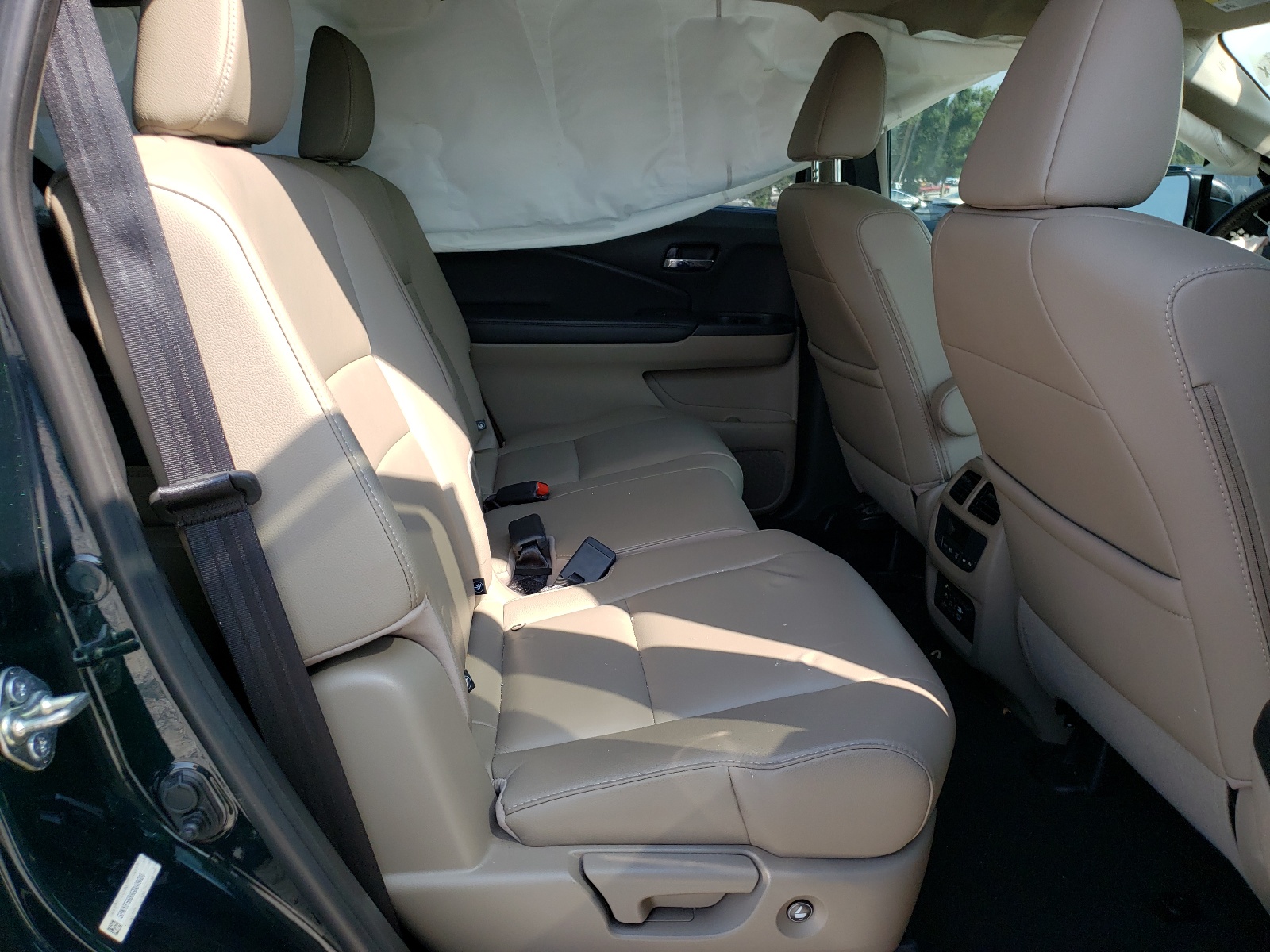 Photo 6 from auction – 2016 HONDA PILOT EXL with VIN 5FNYF5H88GB049080