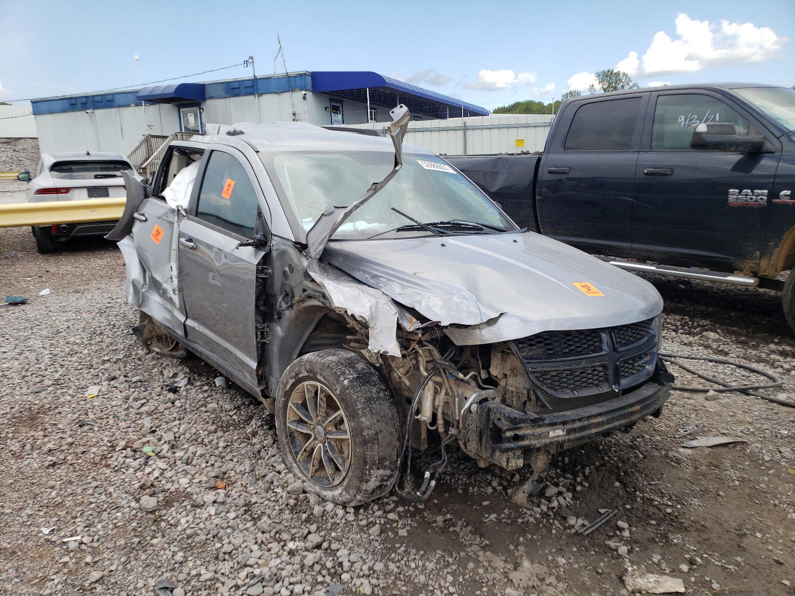 DODGE JOURNEY SE 2018 with VIN 3C4PDCAB5JT241416 - Photo from auction
