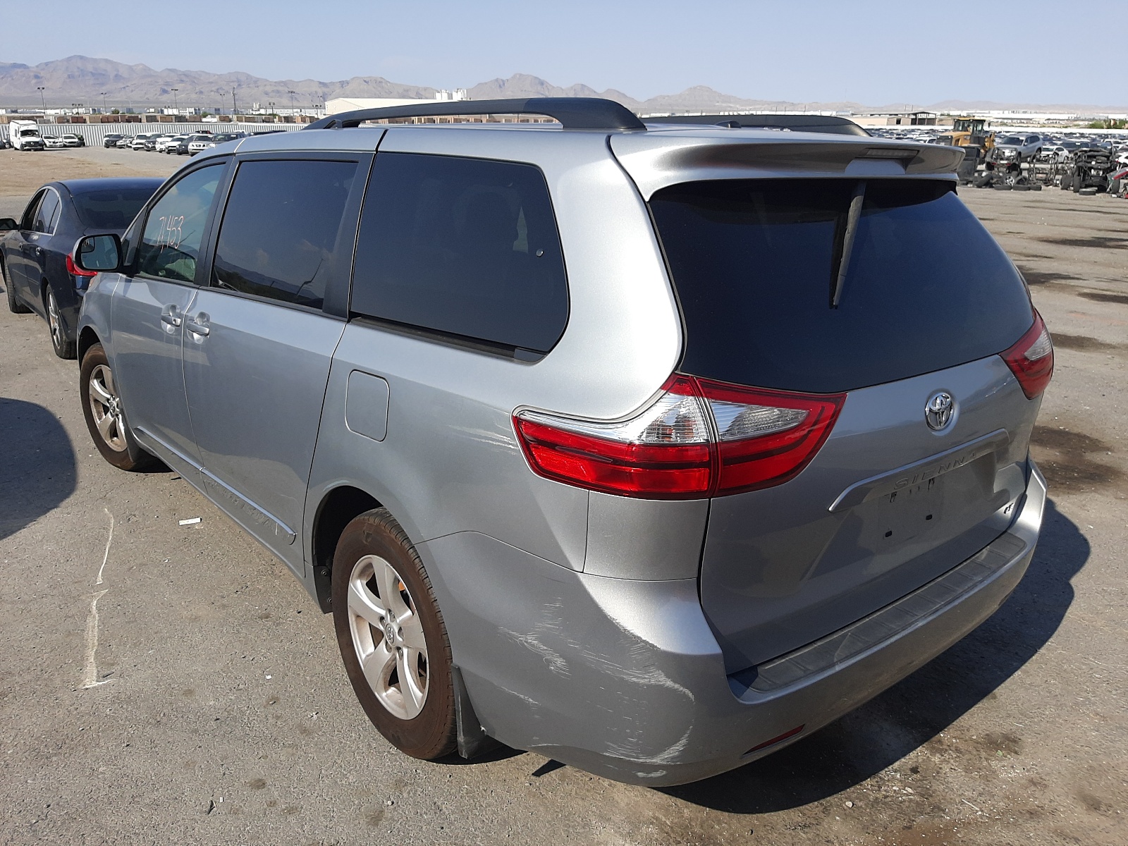 Photo 3 from auction – 2015 TOYOTA SIENNA LE with VIN 5TDKK3DC1FS662121