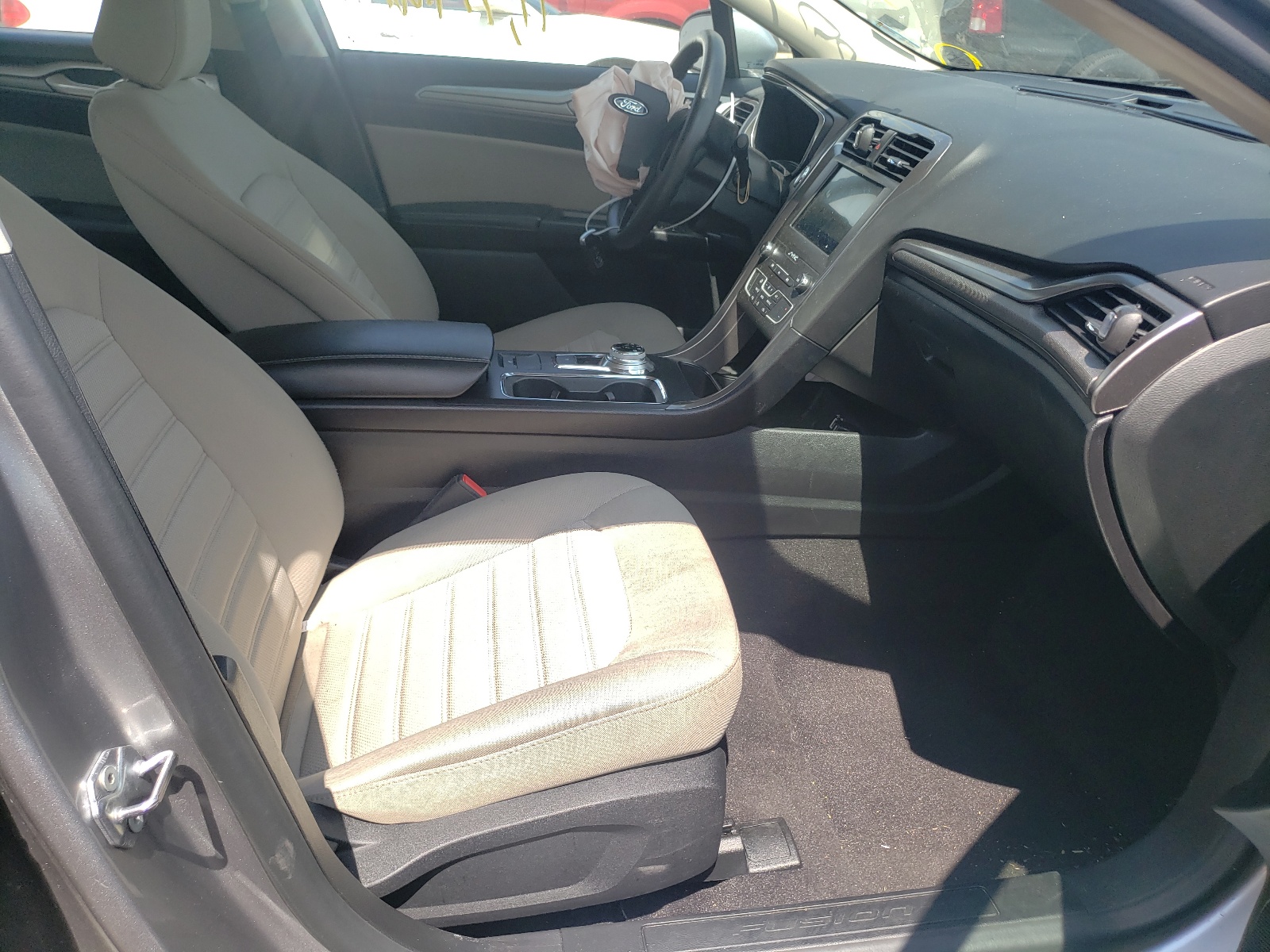 Photo 5 from auction – 2020 FORD FUSION S with VIN 3FA6P0G77LR249205