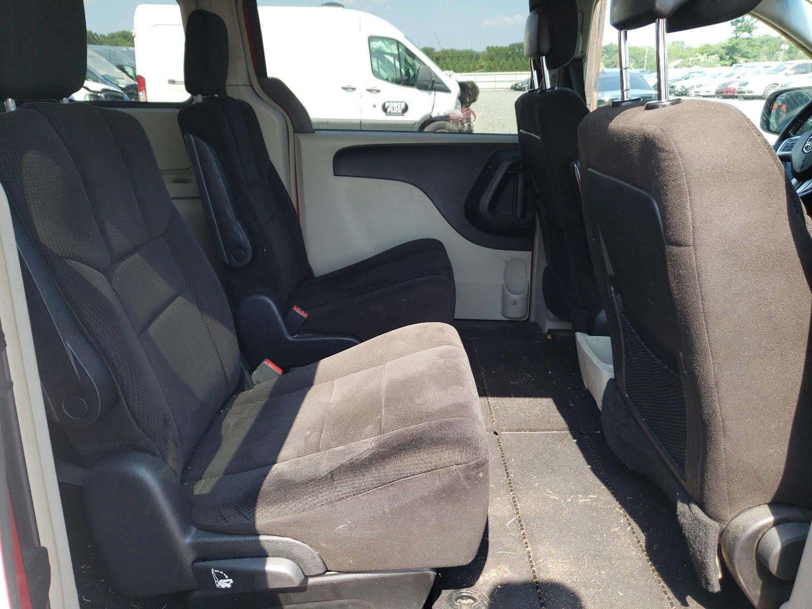 Photo 6 from auction – 2012 DODGE GRAND CARA with VIN 2C4RDGDGXCR196941