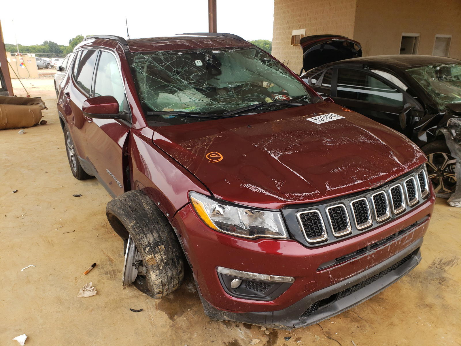JEEP COMPASS LA 2020 with VIN 3C4NJCBBXLT252848 - Photo from auction