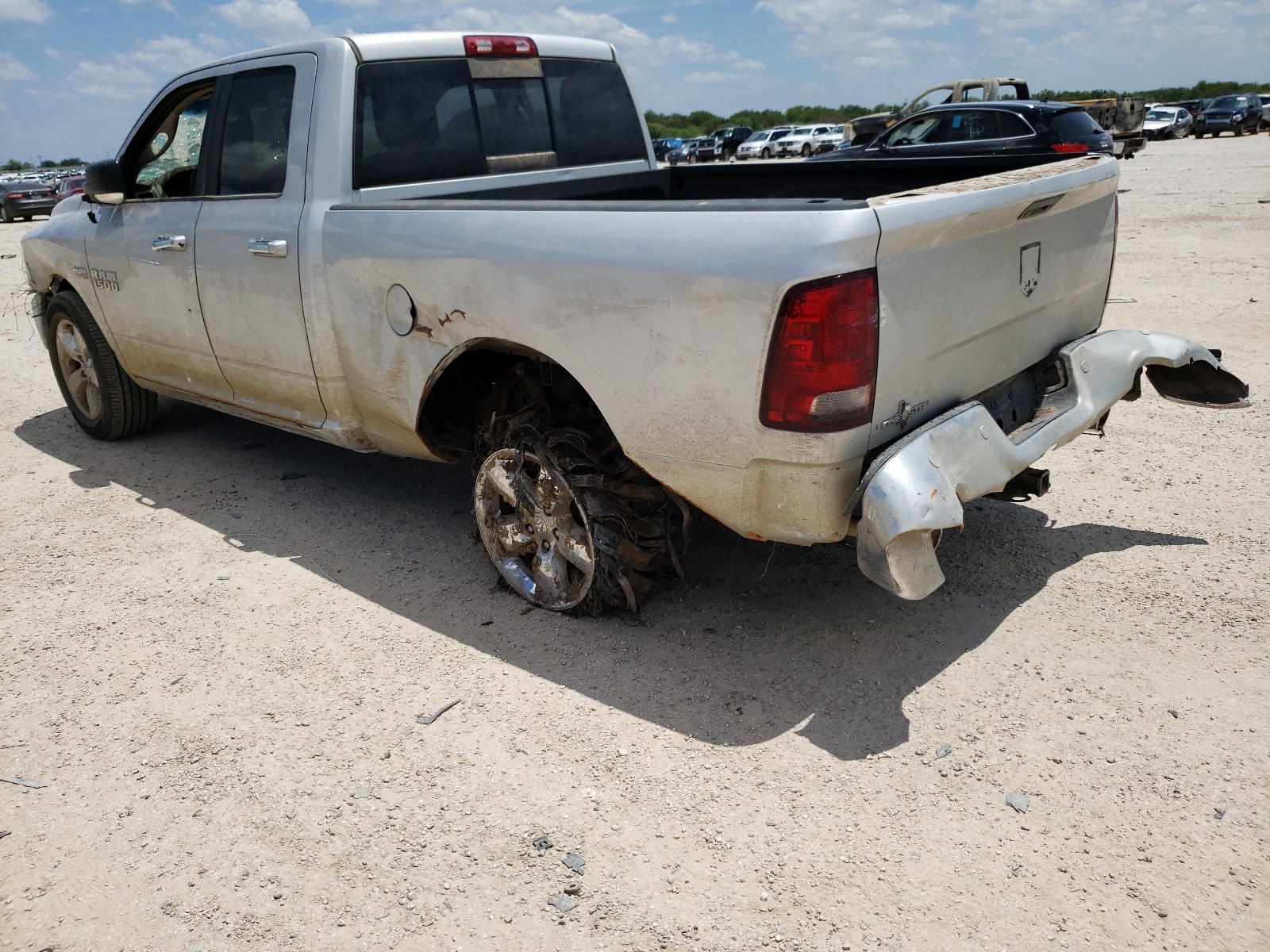 Zdjęcie 3 z aukcji – 2015 RAM 1500 SLT z VIN 1C6RR6GT1FS547461