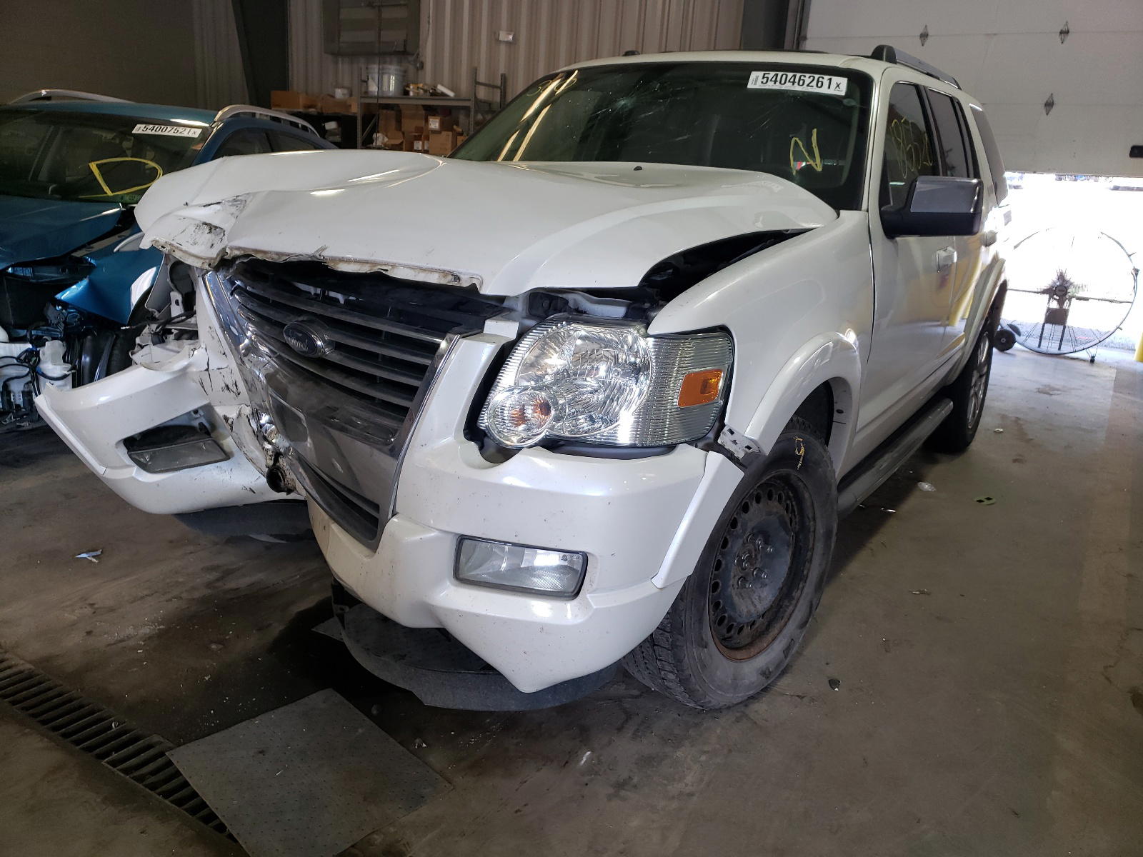 Photo 2 from auction – 2010 FORD EXPLORER L with VIN 1FMEU7FE8AUA01392