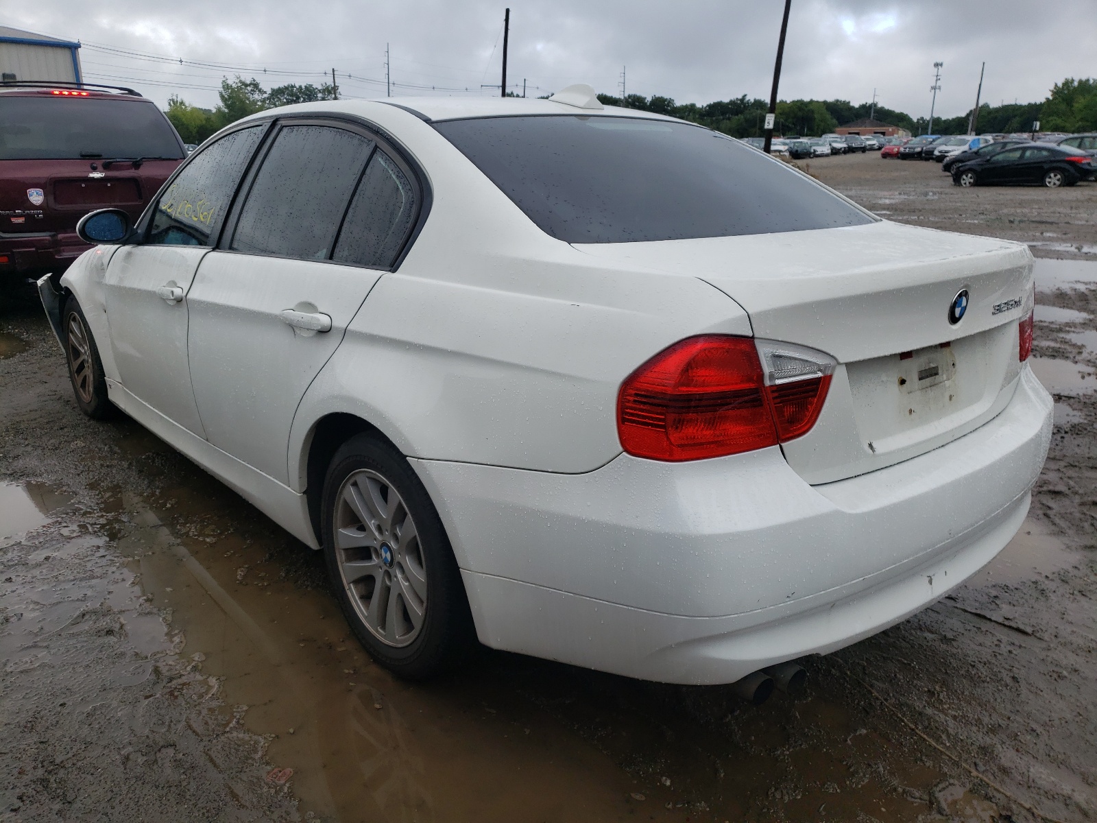 Photo 3 from auction – 2006 BMW 325 XI with VIN WBAVD13536KV05032