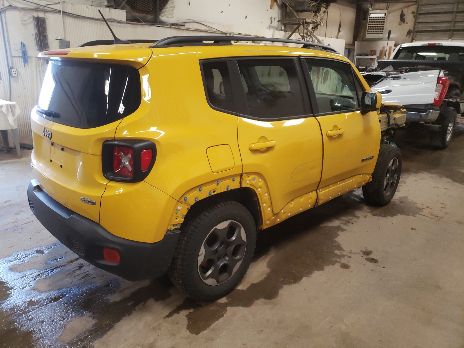 Photo 4 from auction – 2015 JEEP RENEGADE L with VIN ZACCJBBH0FPB70648