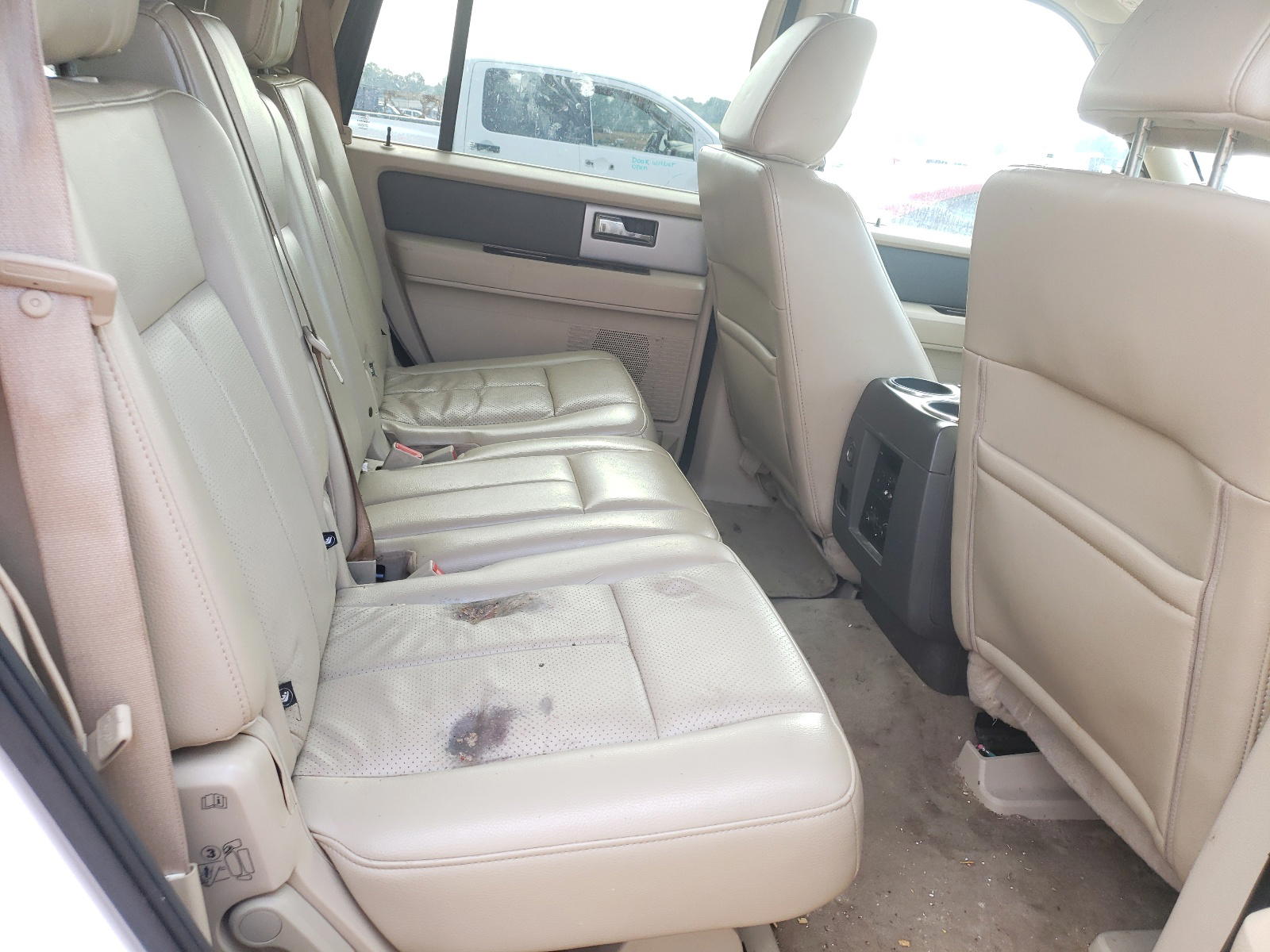 Photo 6 from auction – 2011 FORD EXPEDITION with VIN 1FMJU1H51BEF41364