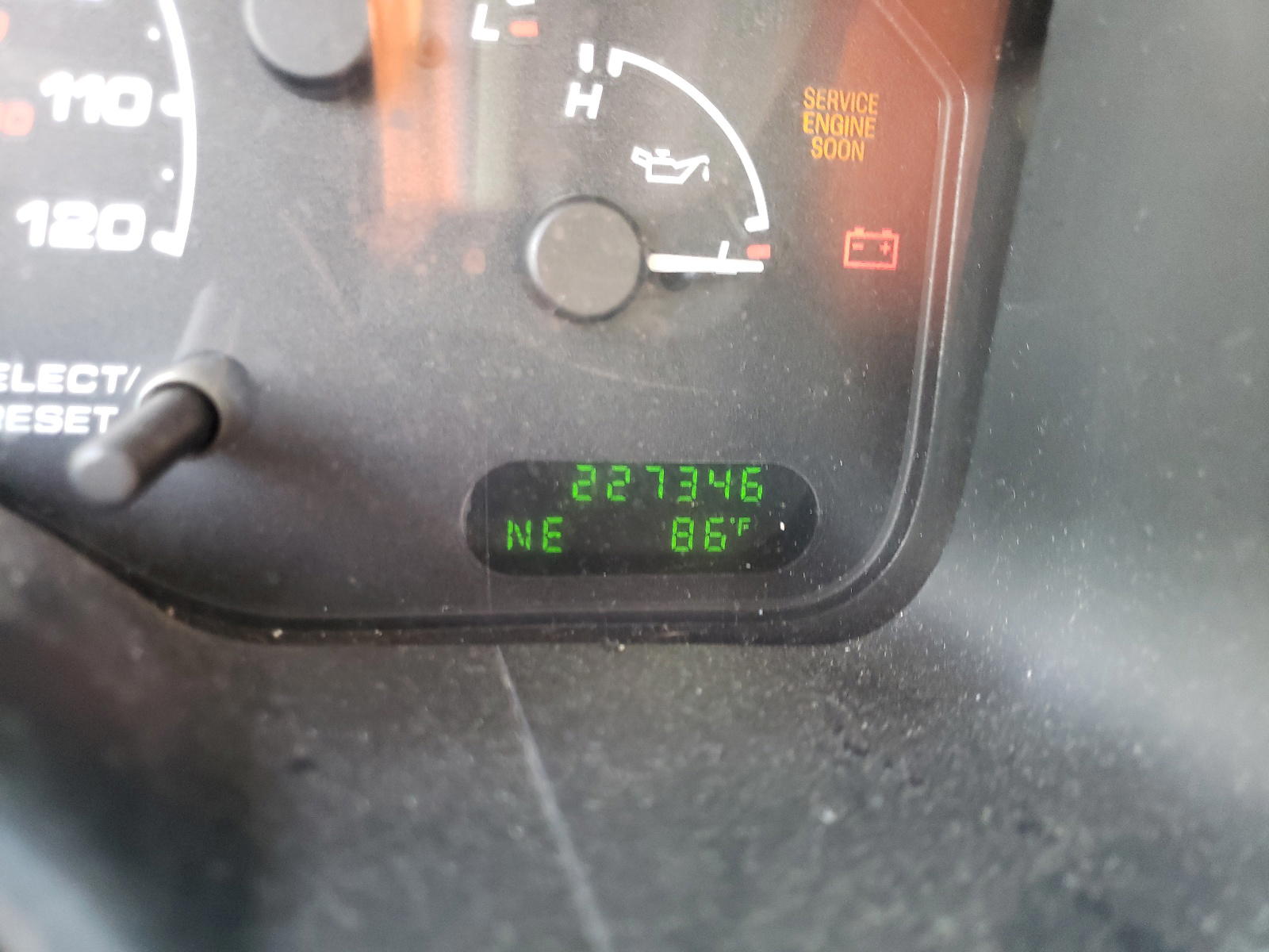 Photo 8 from auction – 2002 FORD EXPLORER X with VIN 1FMZU73W02ZB68638
