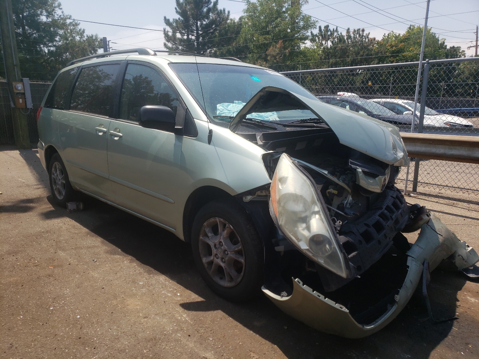 Photo 1 from auction – 2006 TOYOTA SIENNA LE with VIN 5TDBA23C16S074363