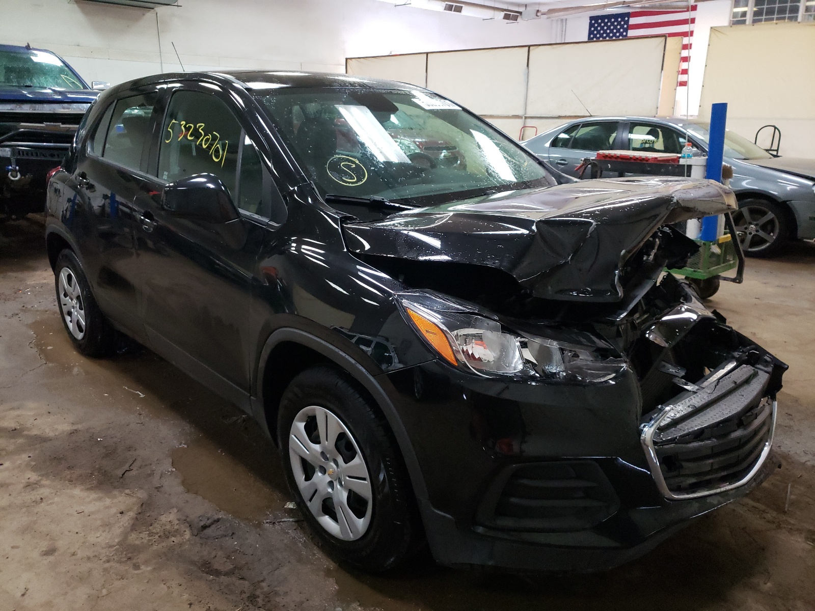 CHEVROLET TRAX LS 2019 with VIN 3GNCJKSB4KL127965 - Photo from auction