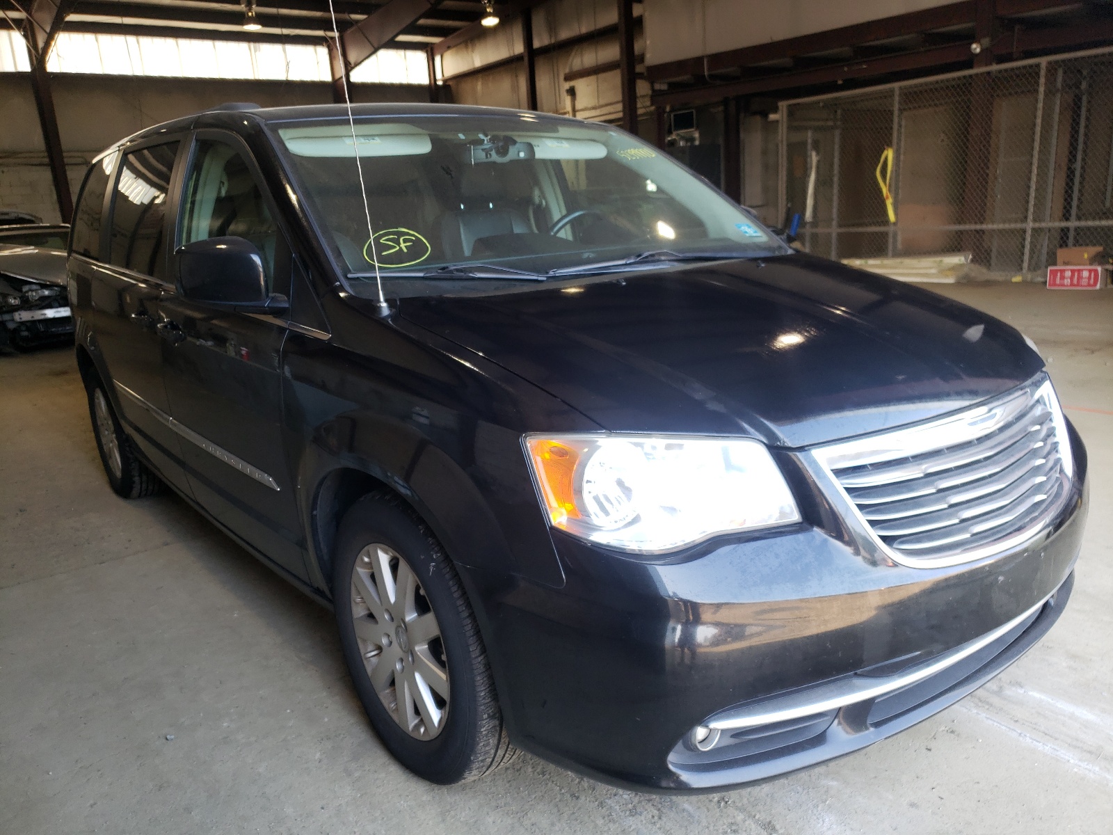 Photo 1 from auction – 2013 CHRYSLER TOWN & COU with VIN 2C4RC1BG3DR559441