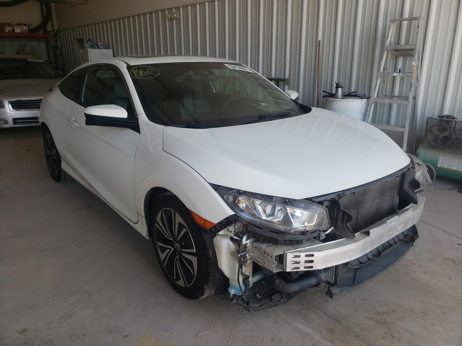 HONDA CIVIC 2016 with VIN 2HGFC3B38GH352048 - Photo from auction