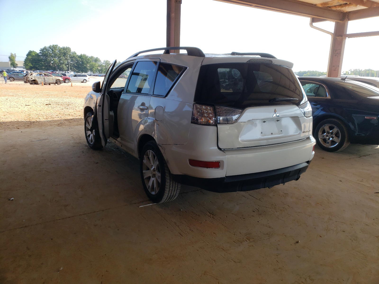 Photo 3 from auction – 2012 MITSUBISHI OUTLANDER with VIN JA4AS3AWXCU027832