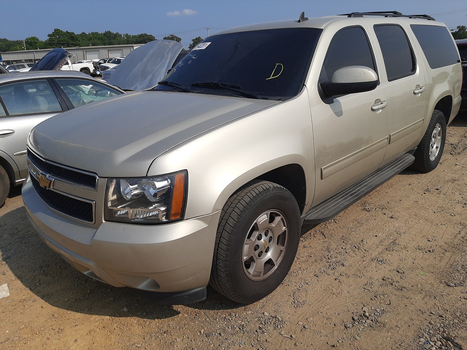 Photo 2 from auction – 2013 CHEVROLET SUBURBAN C with VIN 1GNSCJE00DR303593