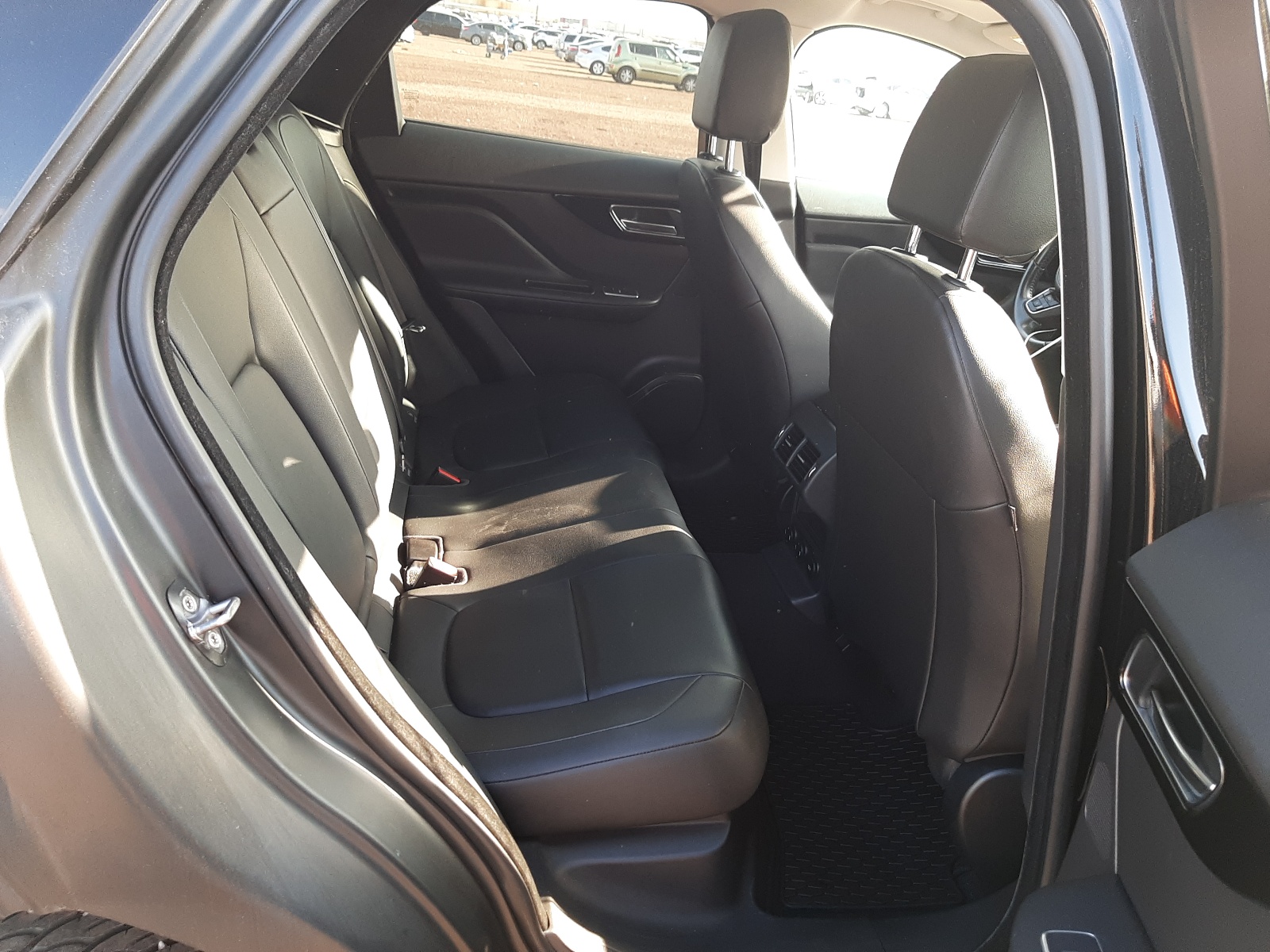 Photo 6 from auction – 2018 JAGUAR F-PACE PRE with VIN SADCJ2FX5JA271565
