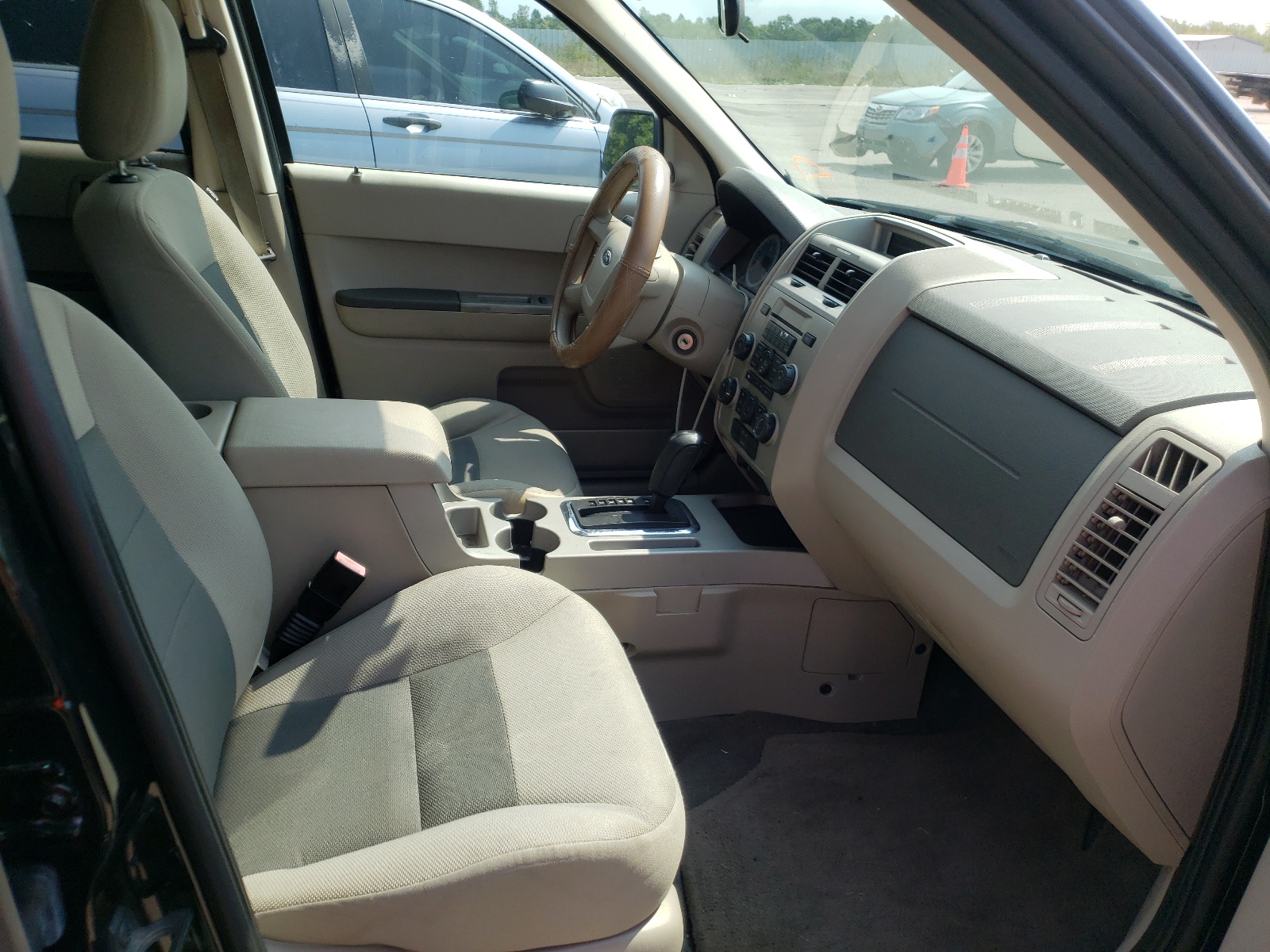 Photo 5 from auction – 2008 FORD ESCAPE XLT with VIN 1FMCU03128KA90768