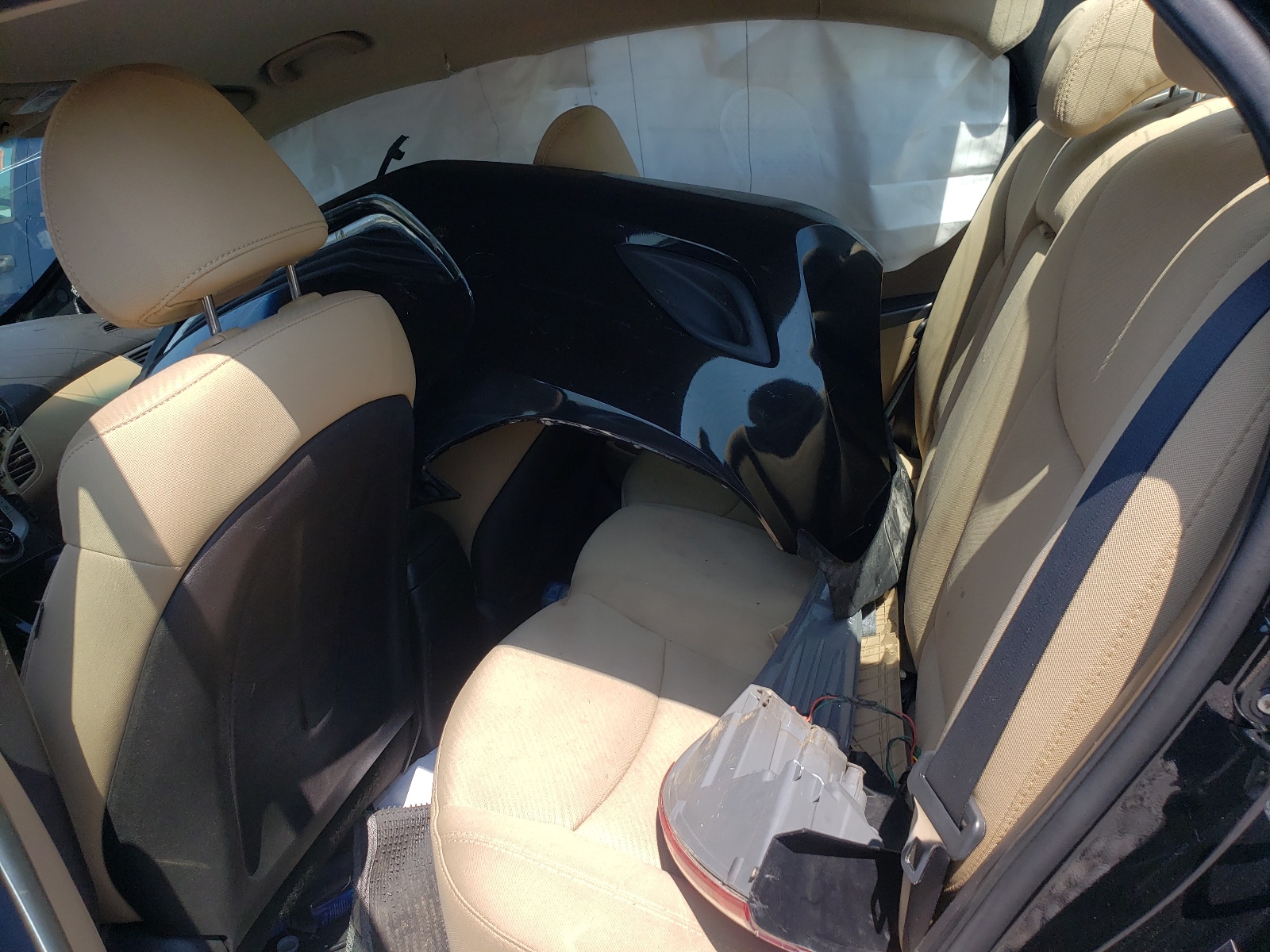 Photo 6 from auction – 2012 HYUNDAI ELANTRA GL with VIN 5NPDH4AE5CH063162