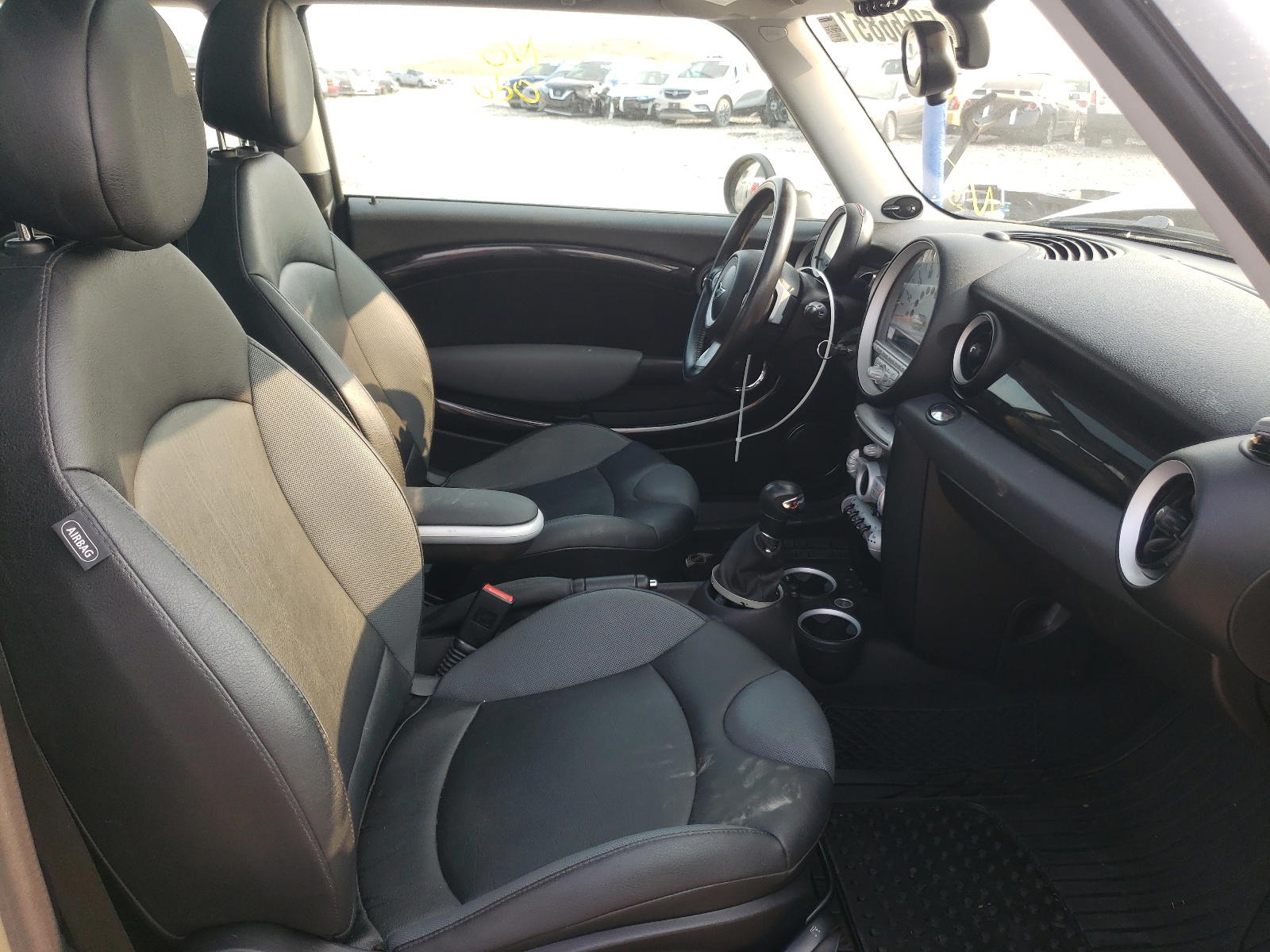 Photo 5 from auction – 2010 MINI COOPER S with VIN WMWMF7C57ATZ73339