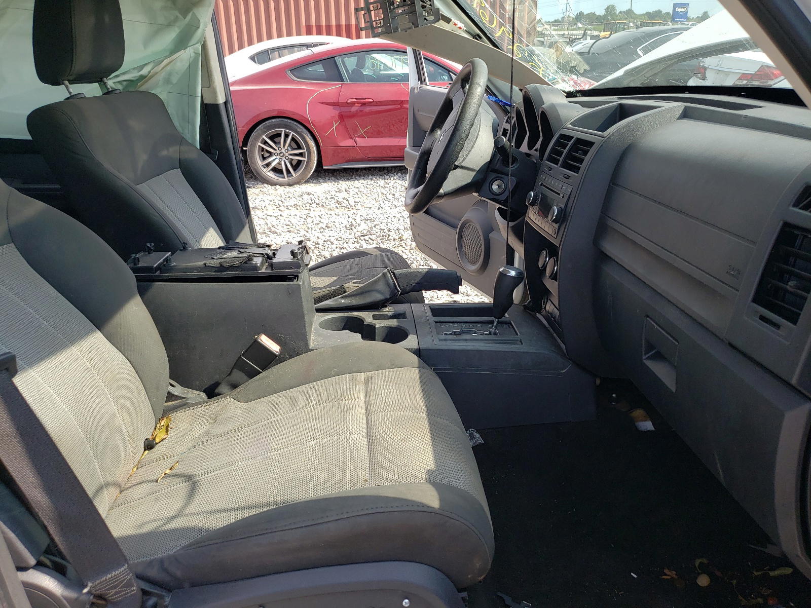 Photo 5 from auction – 2007 DODGE NITRO SXT with VIN 1D8GT28K27W548517