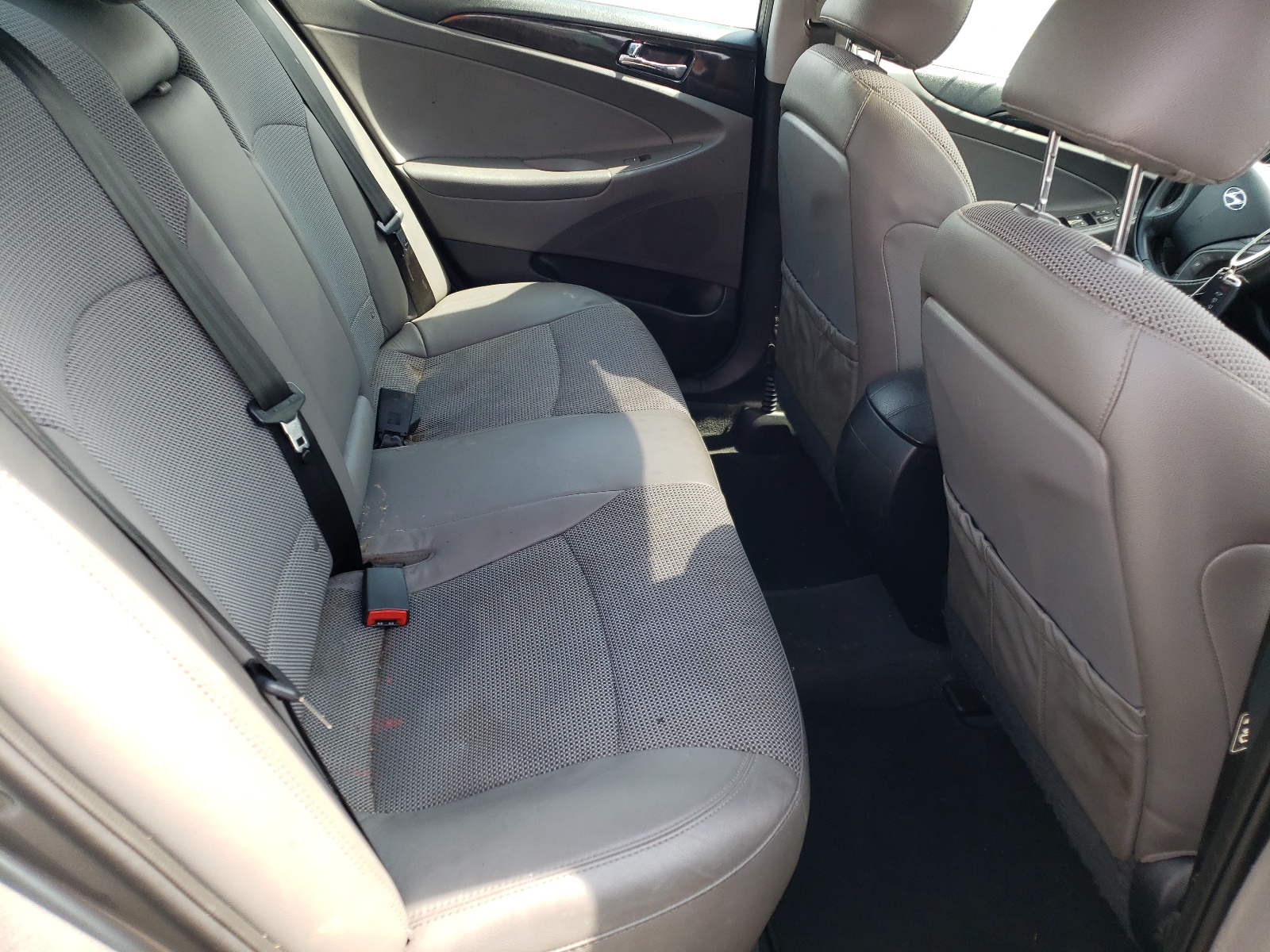 Photo 6 from auction – 2014 HYUNDAI SONATA SE with VIN 5NPEC4AC4EH918597