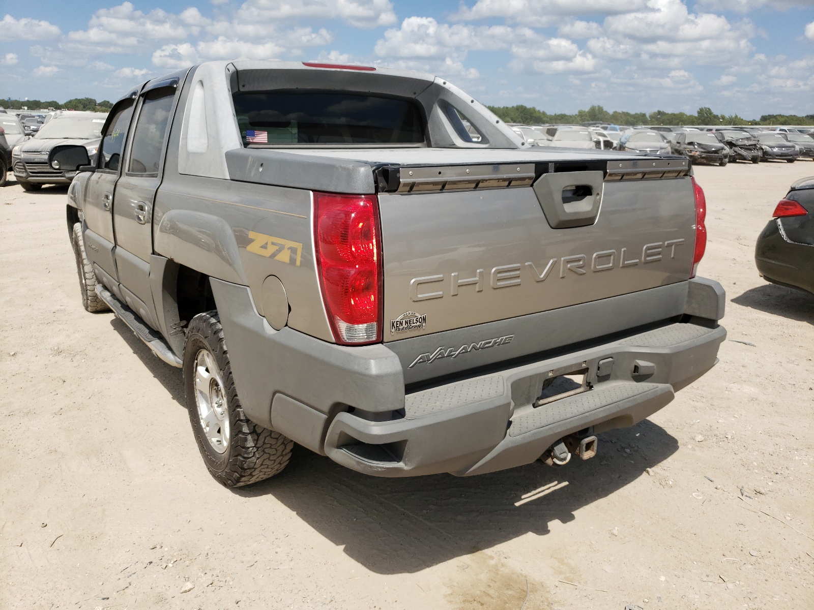 Photo 3 from auction – 2002 CHEVROLET AVALANCHE with VIN 3GNEK13T12G294316
