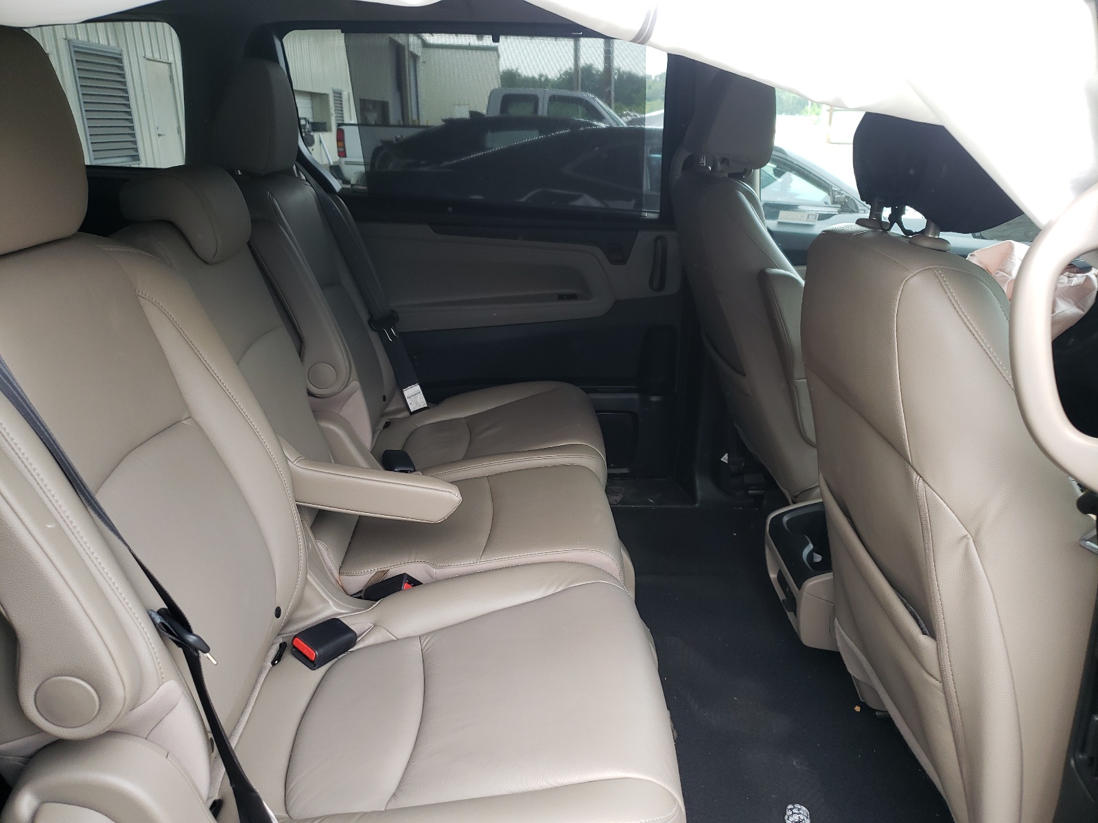Photo 6 from auction – 2018 HONDA ODYSSEY EX with VIN 5FNRL6H75JB075069