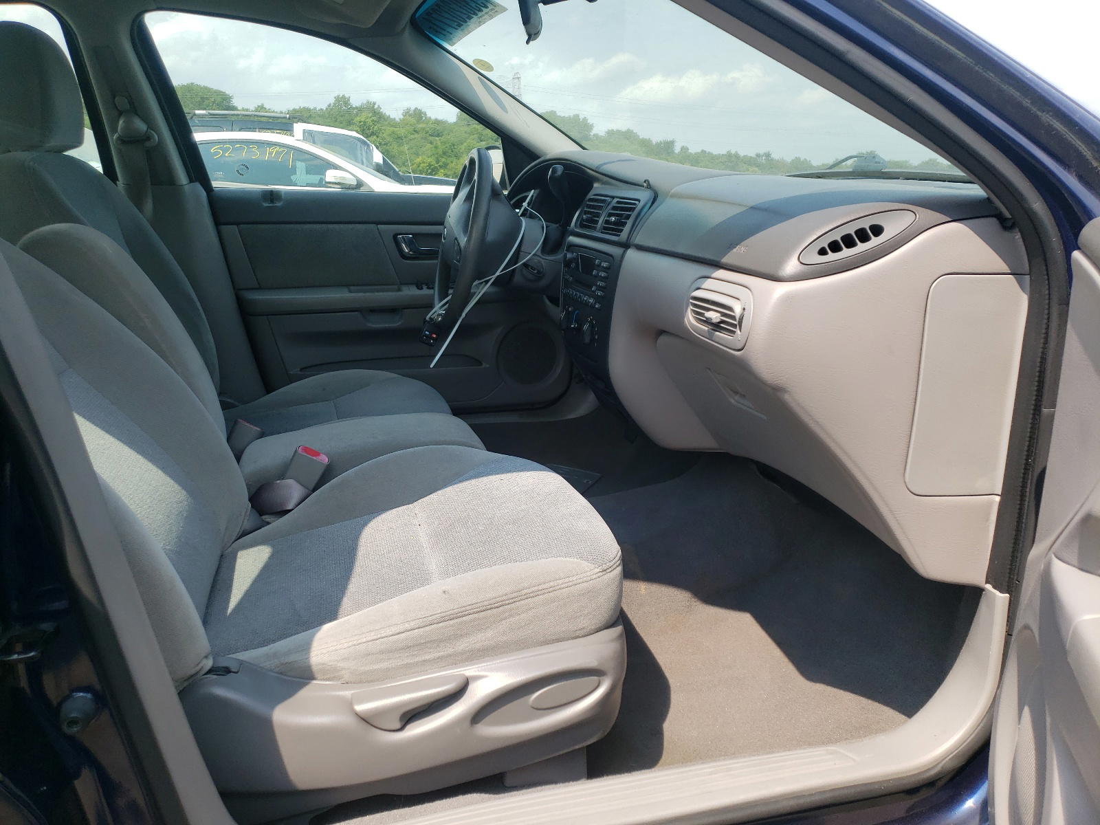Photo 5 from auction – 2001 FORD TAURUS SE with VIN 1FAFP53261G271479